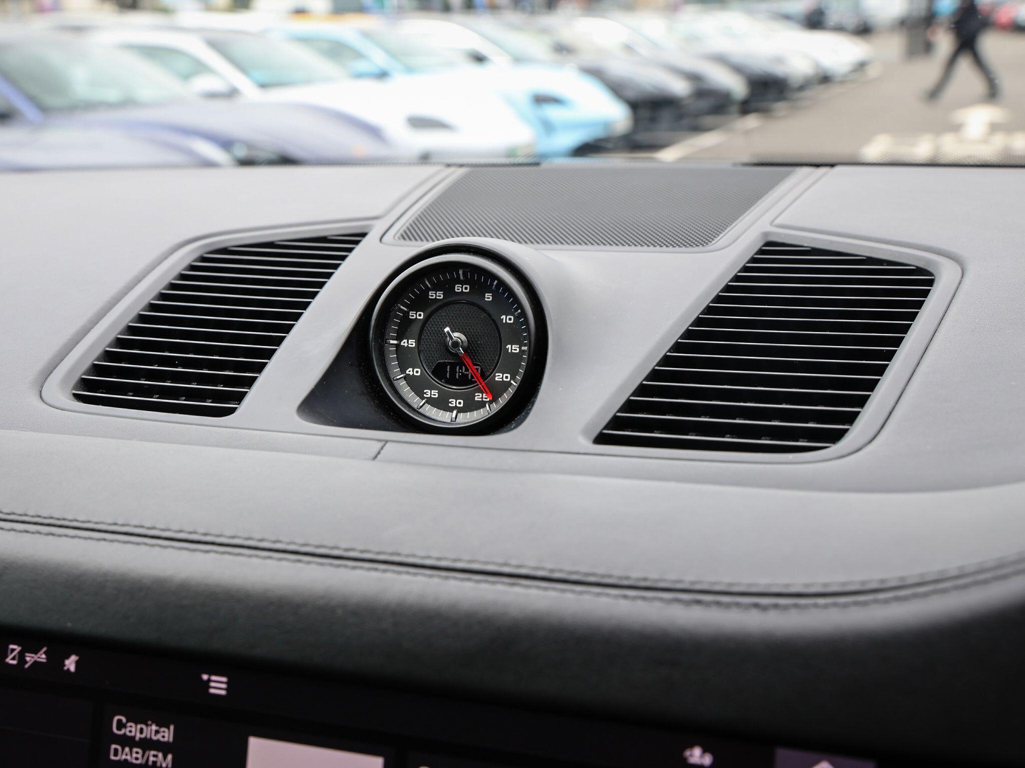 Porsche Cayenne view 58
