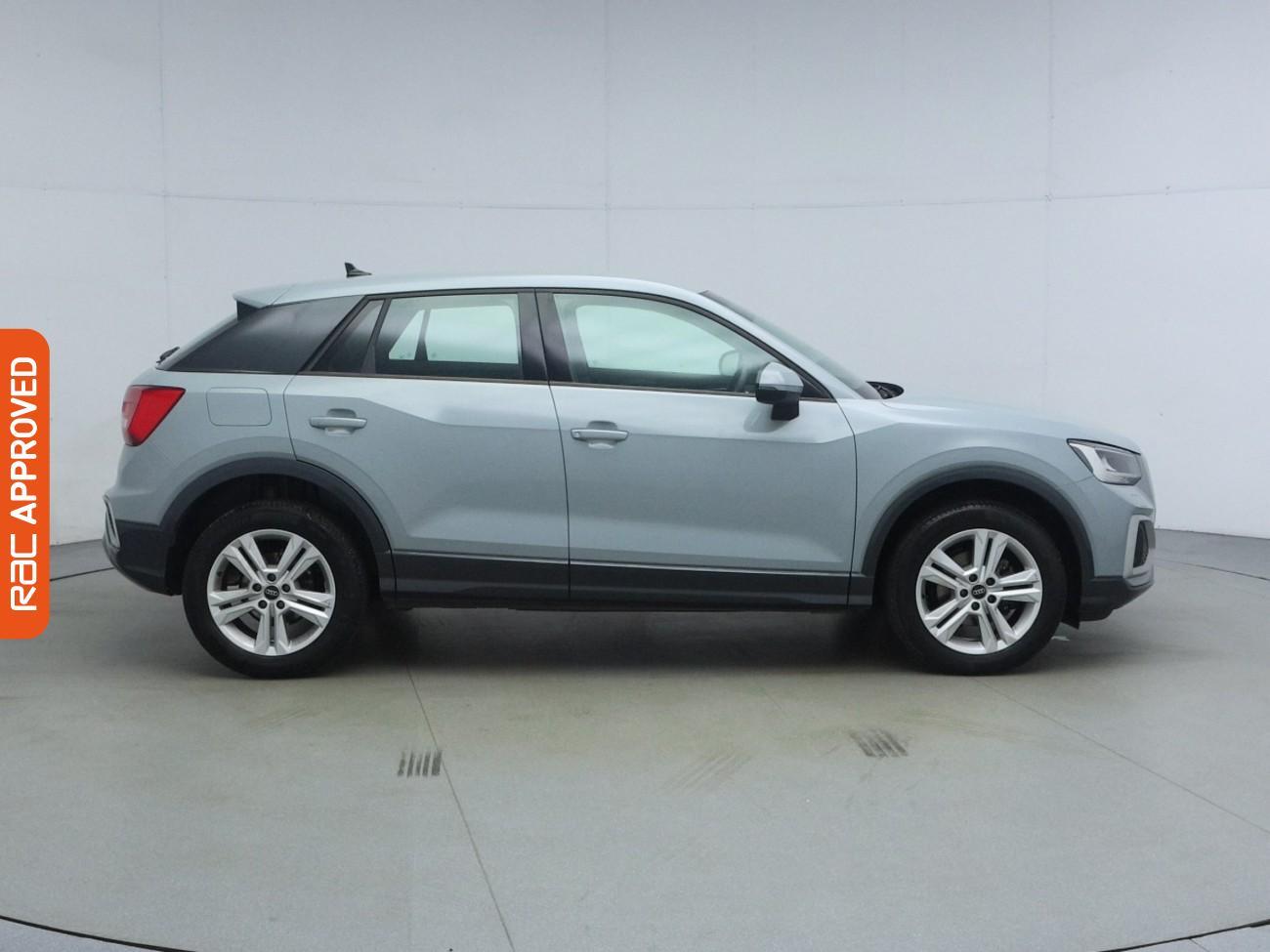 Audi Q2 view 6