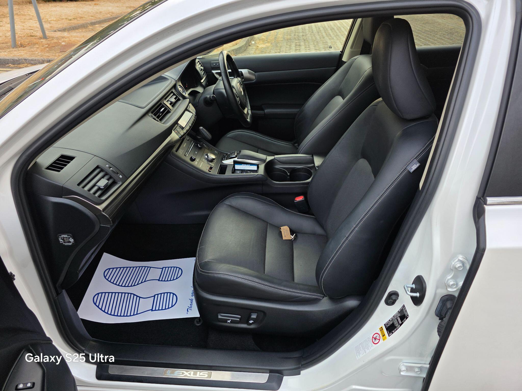 Lexus CT view 27