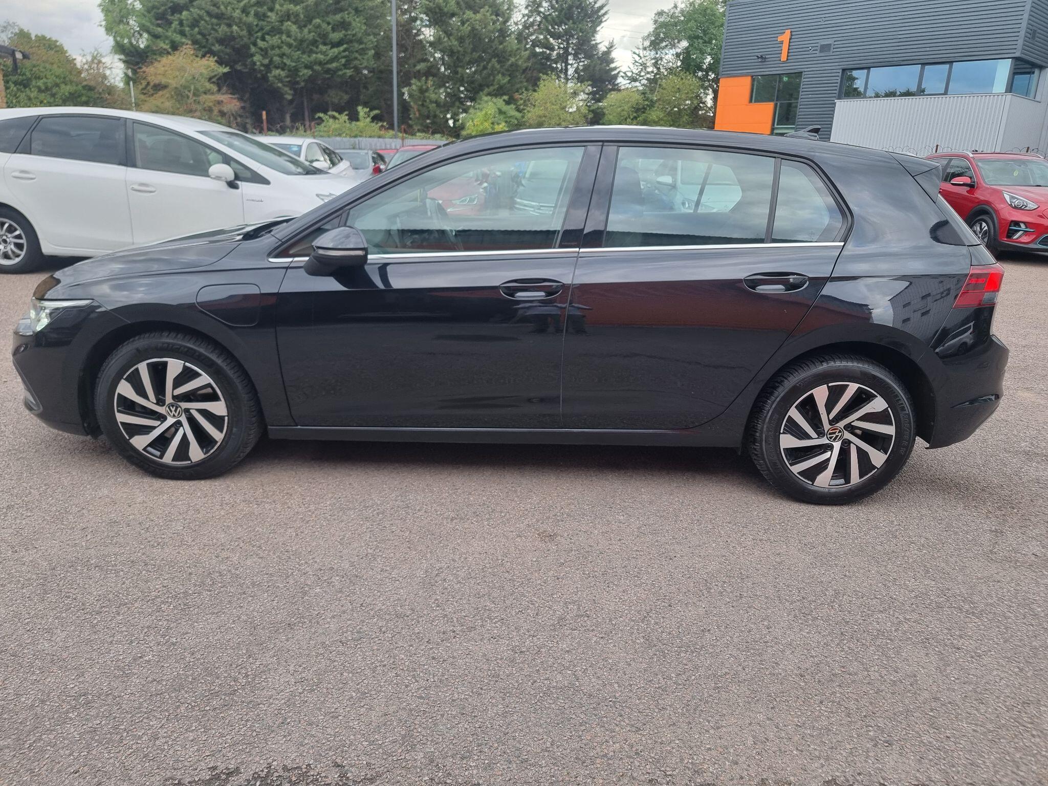 Volkswagen Golf view 6