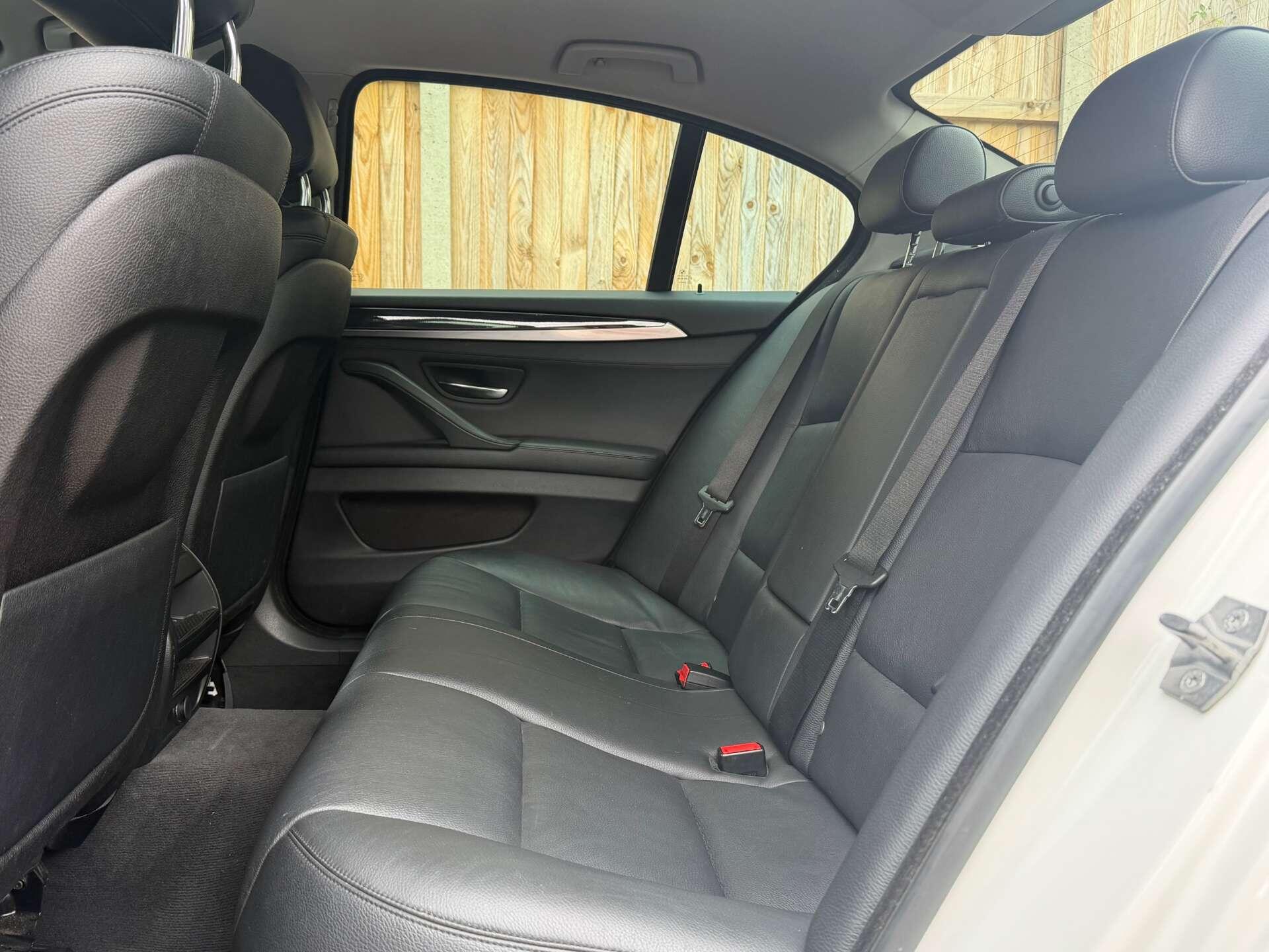 BMW 5 Series view 16