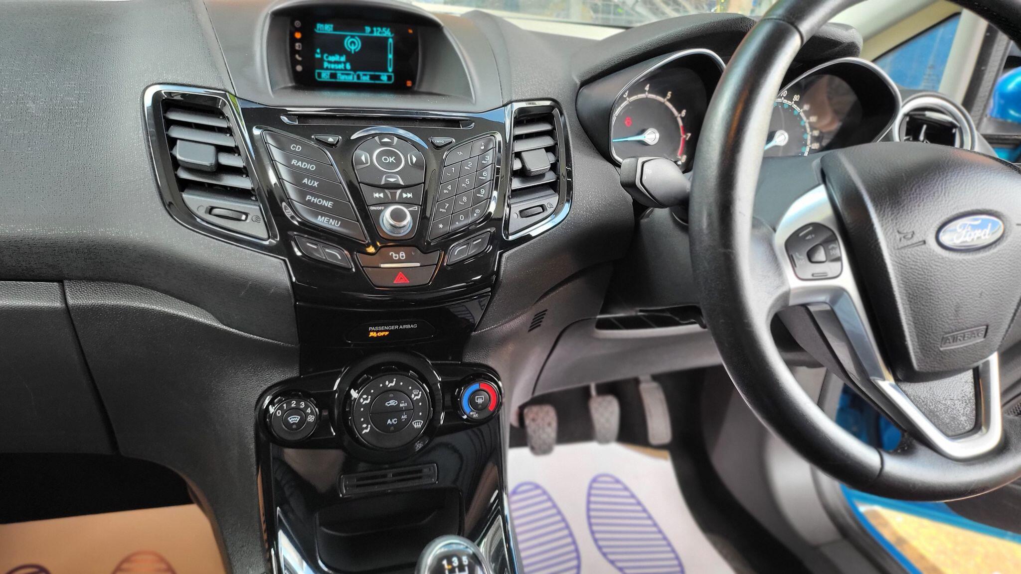 Ford Fiesta view 14