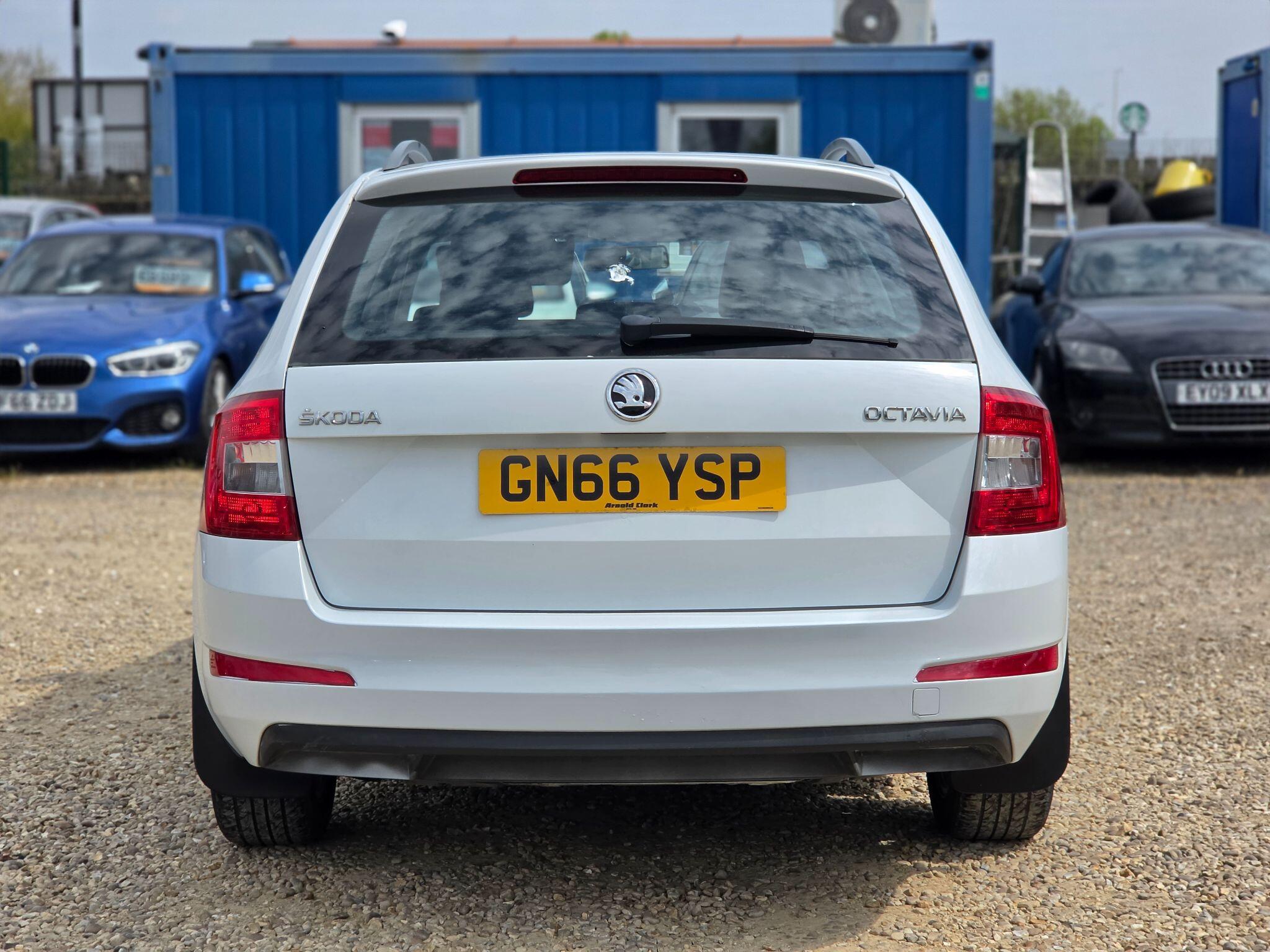 Skoda Octavia view 24