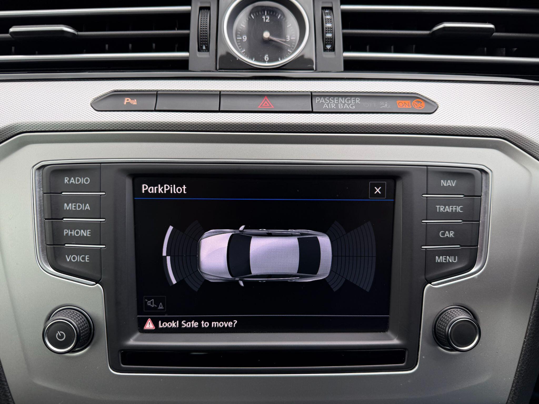 Volkswagen Passat view 29