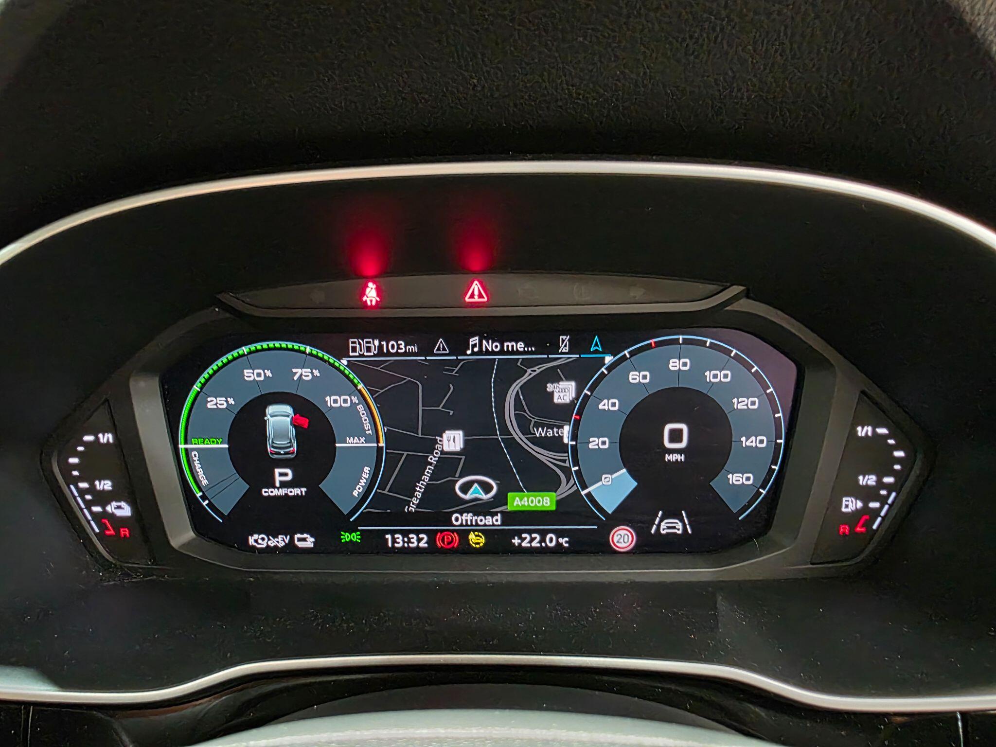 Audi Q3 view 12