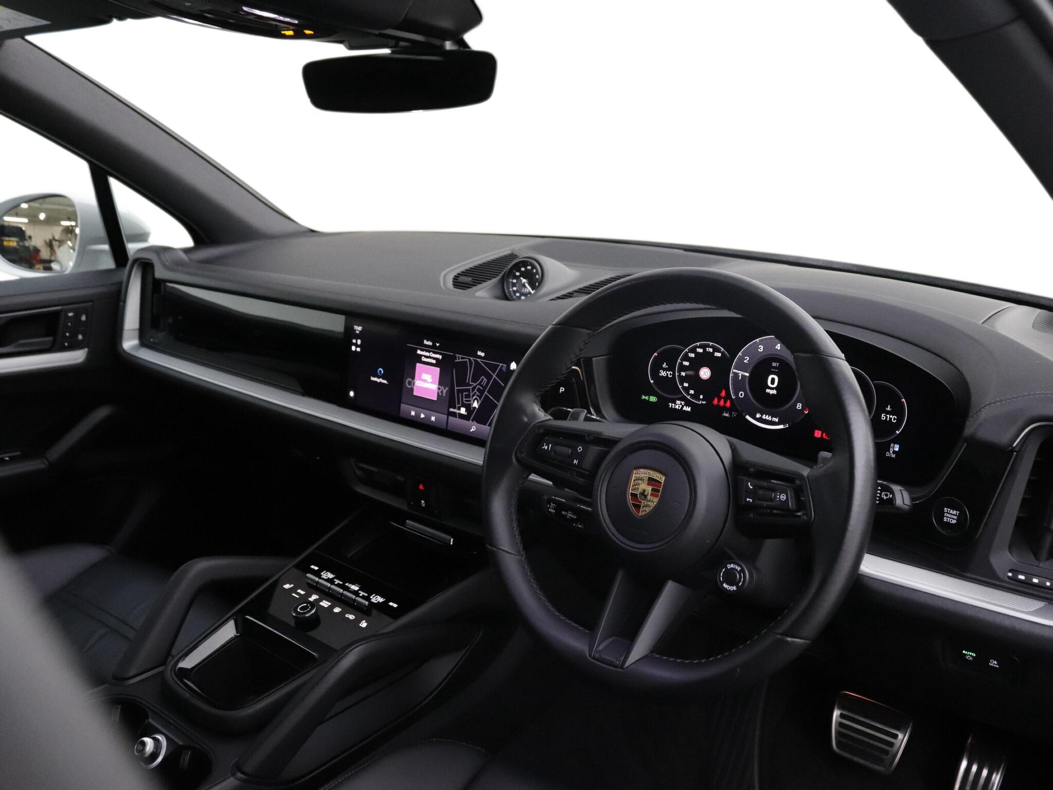 Porsche Cayenne view 9