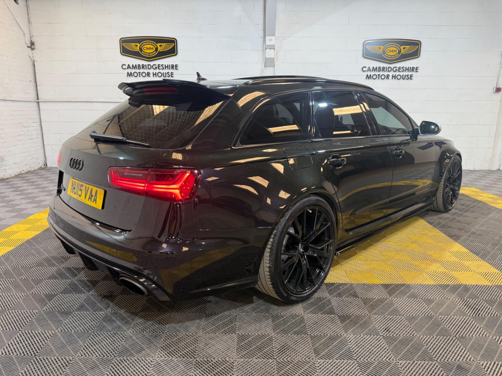 Audi RS6 view 16