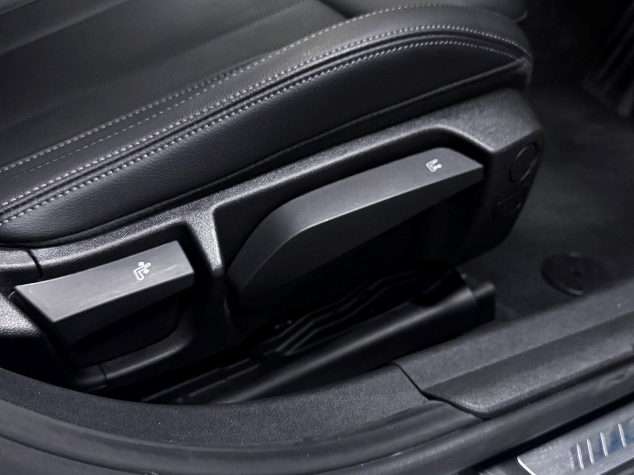 BMW 3 Series view 28