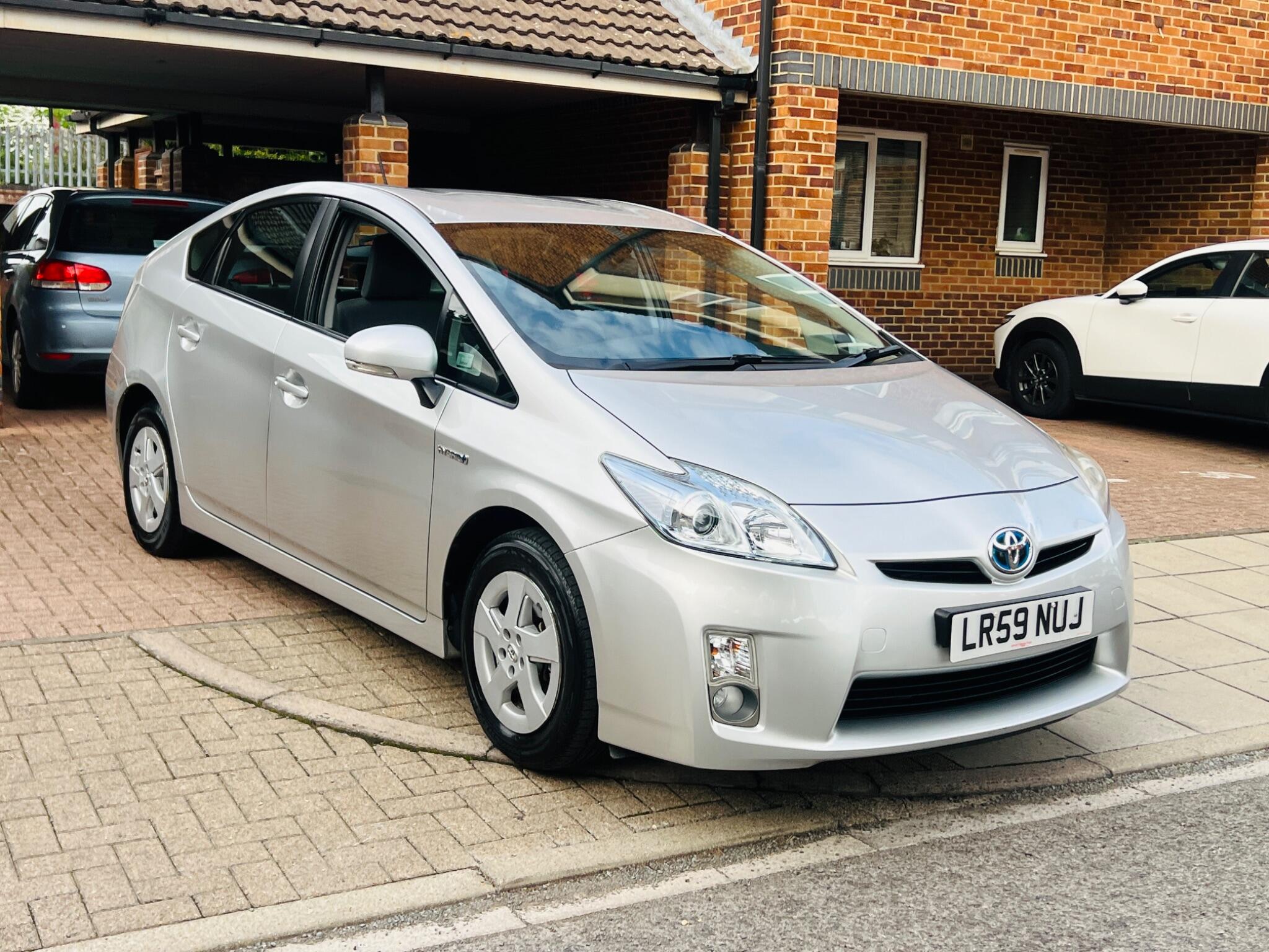 Toyota Prius view 8