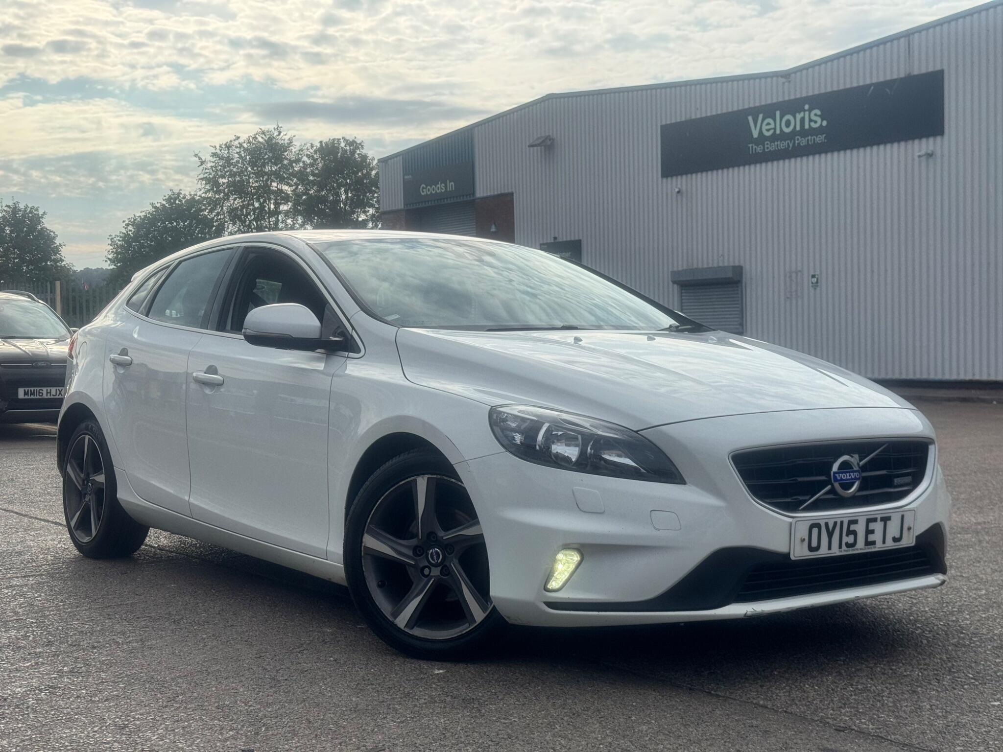 Volvo V40 view 5