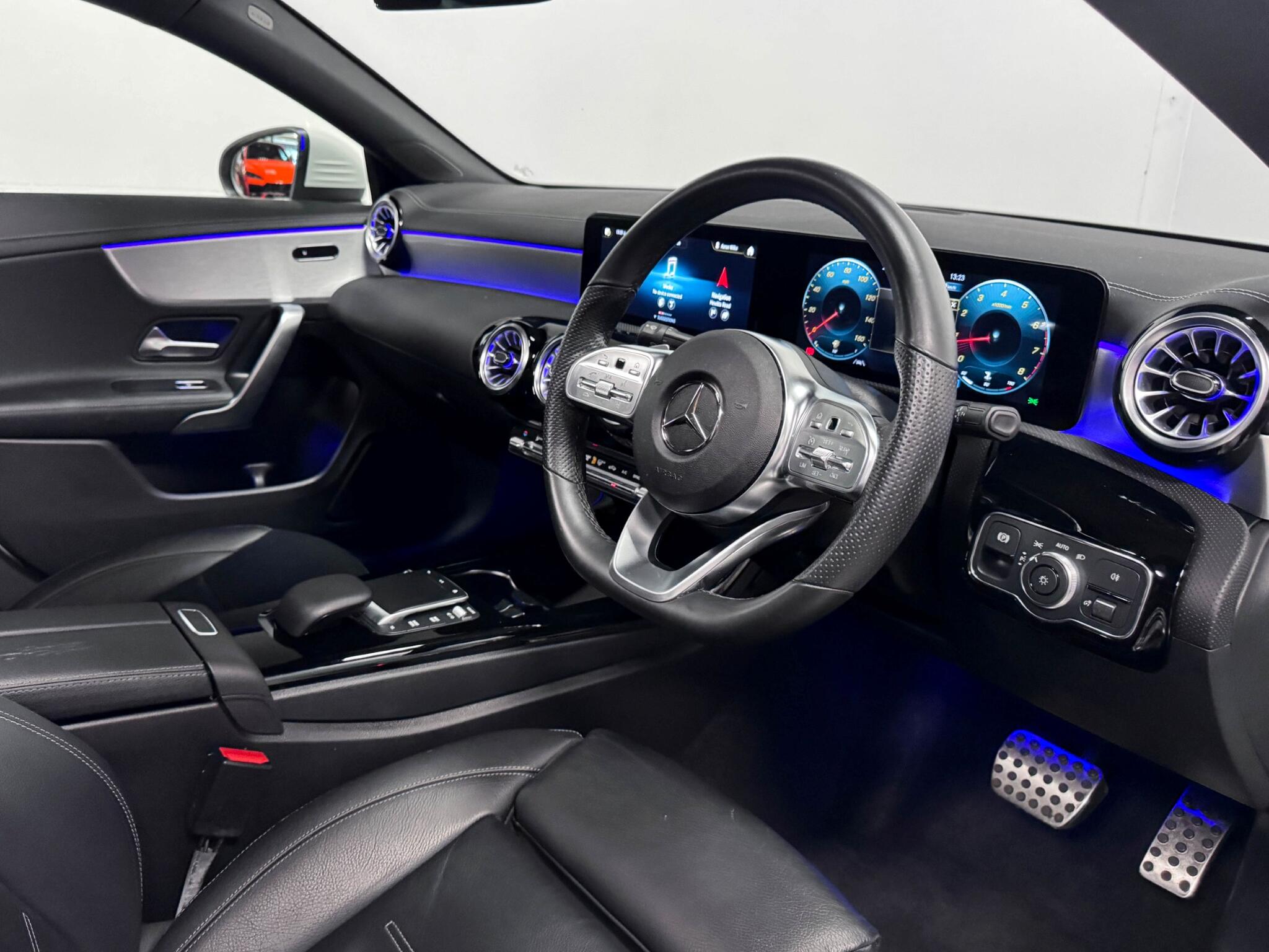 Mercedes-Benz Cla view 28