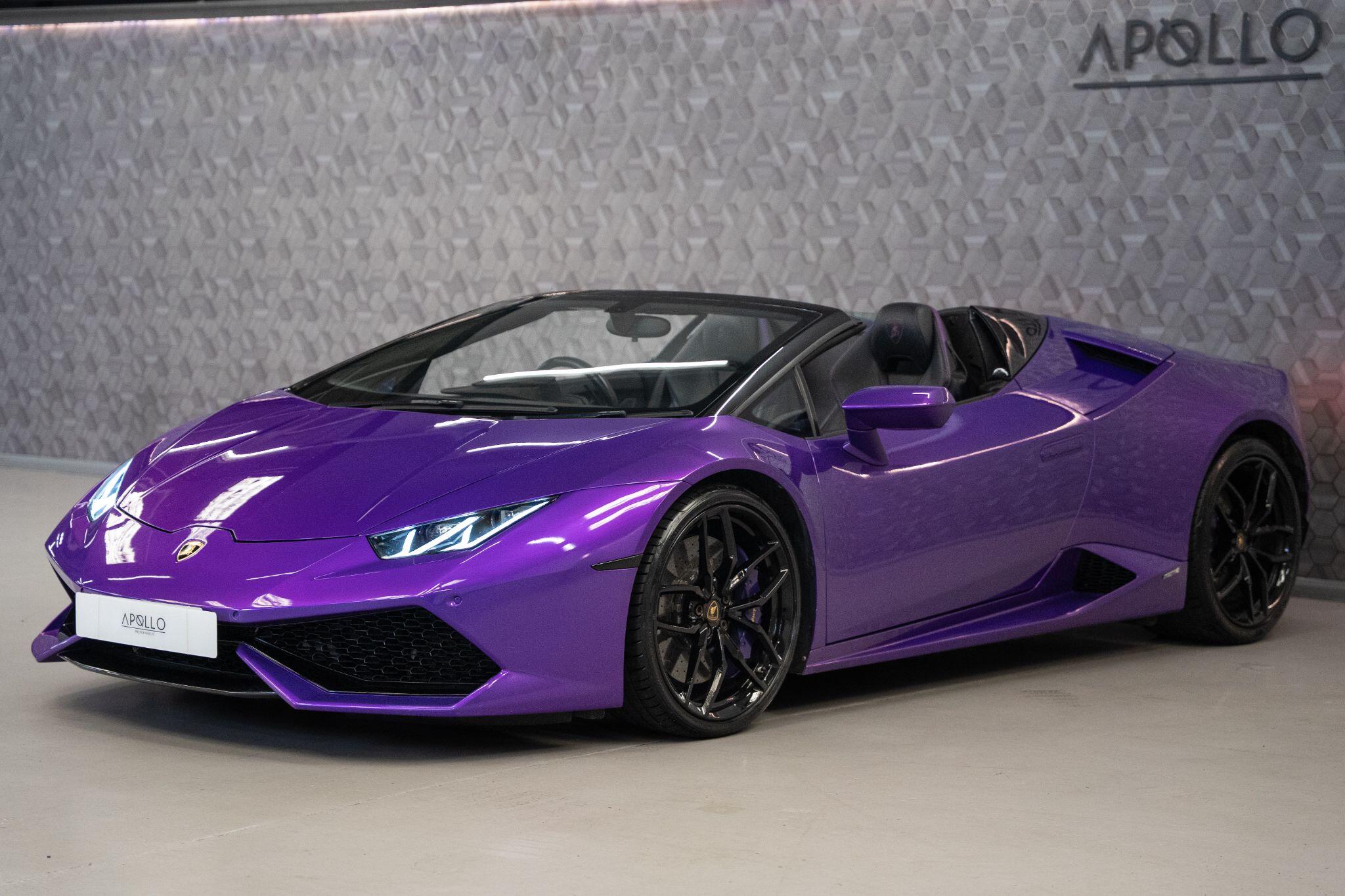 Lamborghini Huracan view 9