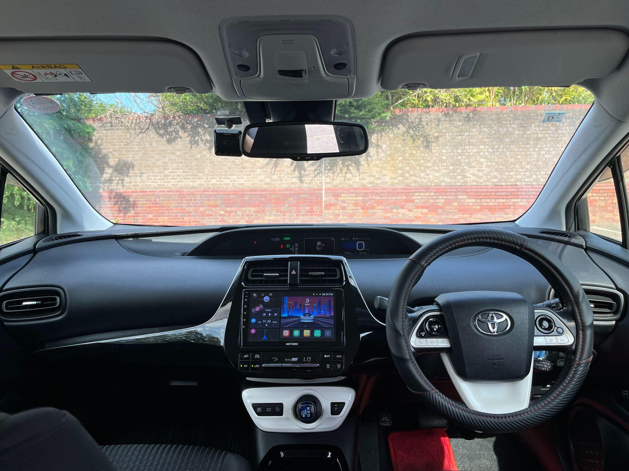 Toyota Prius view 15