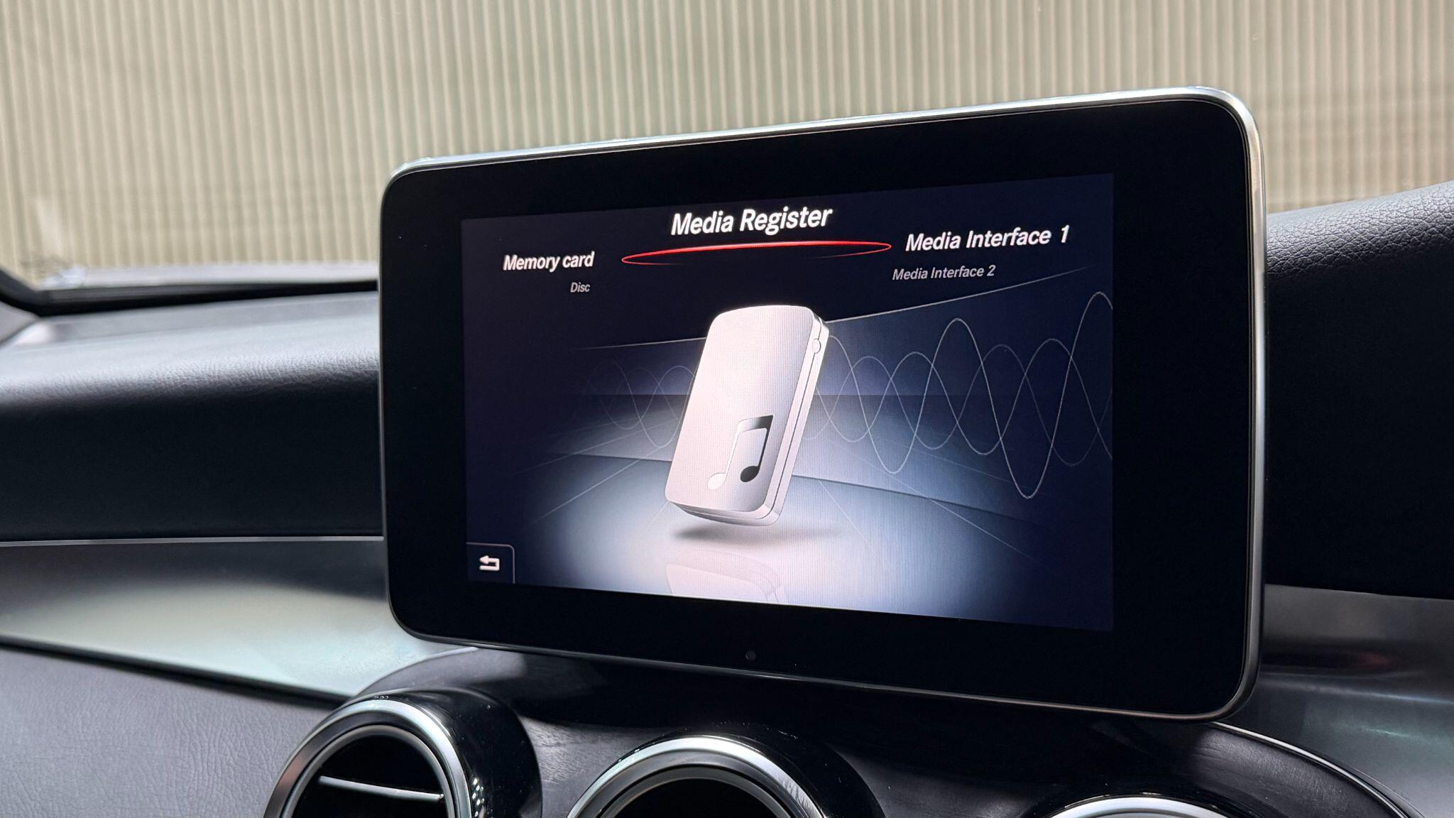Mercedes-Benz GLC view 25