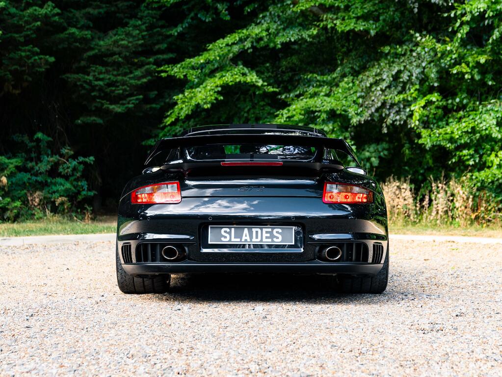 Porsche 911 view 13