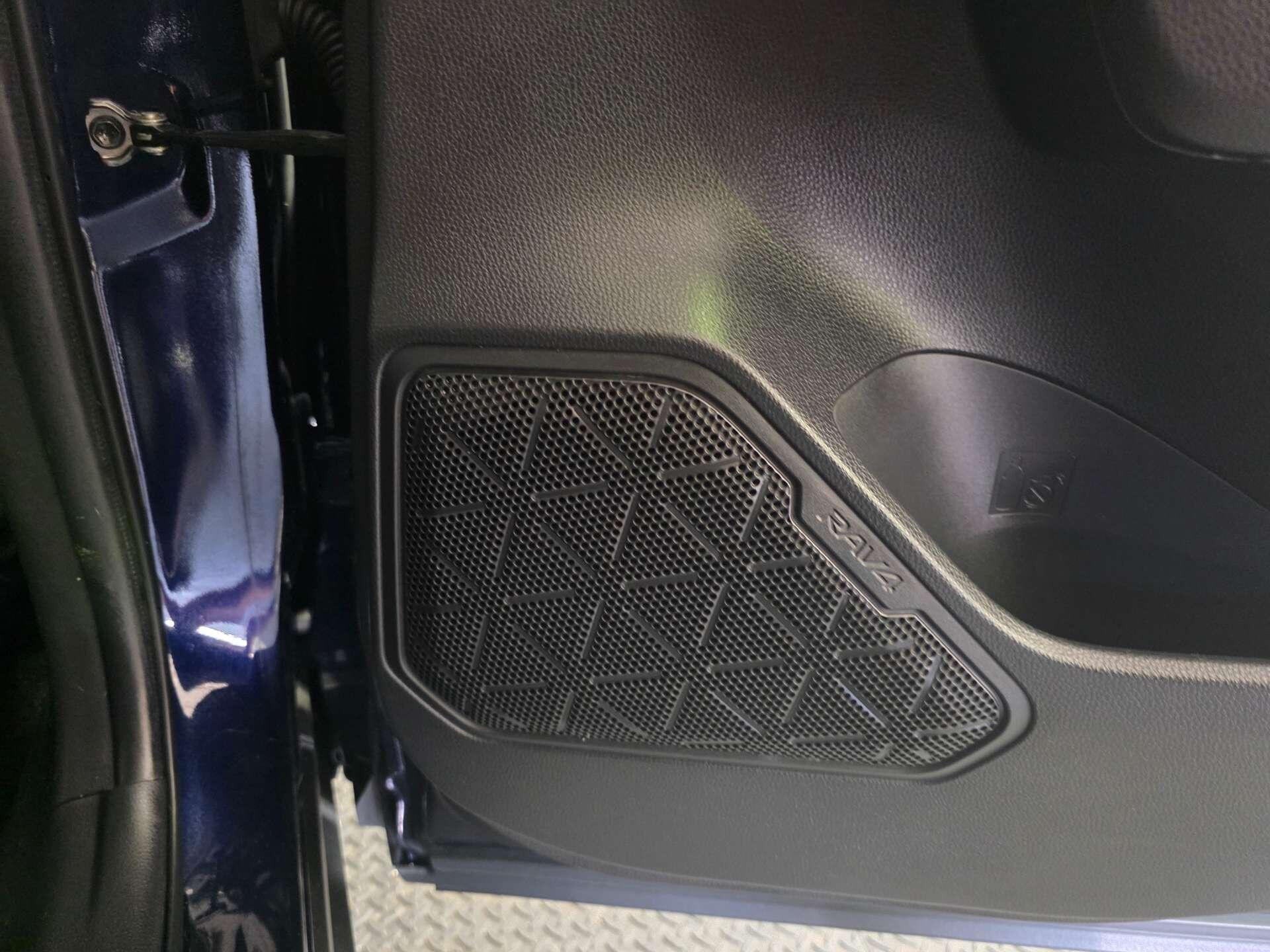 Toyota Rav4 view 32