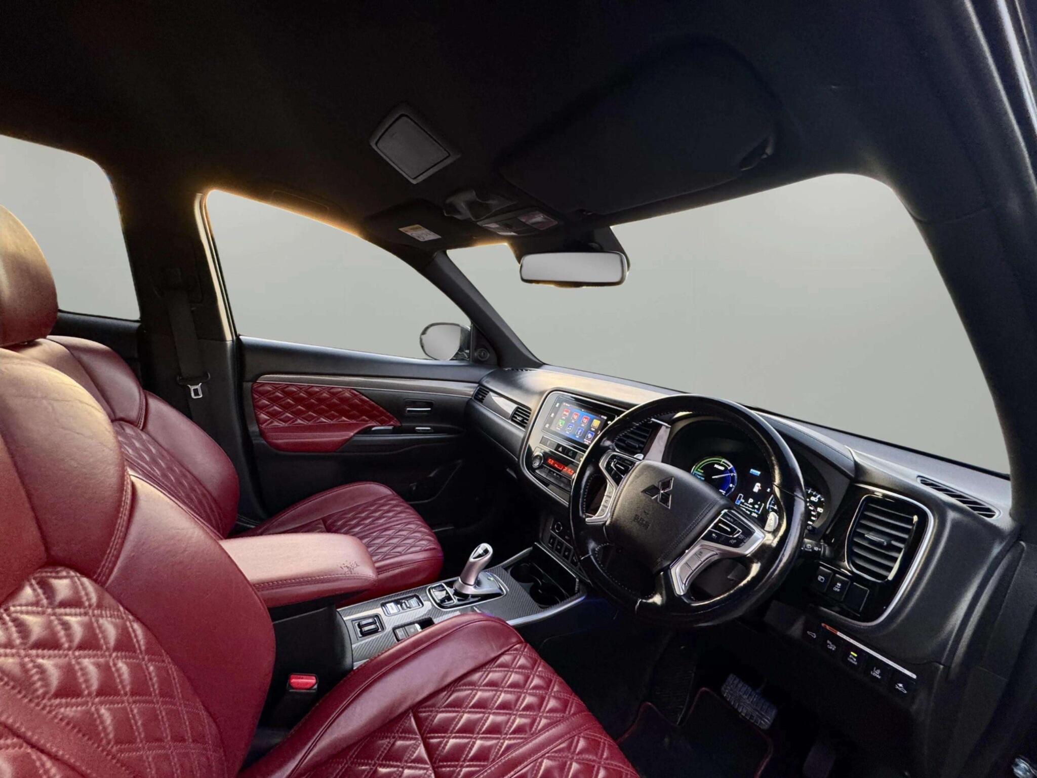 Mitsubishi Outlander view 25