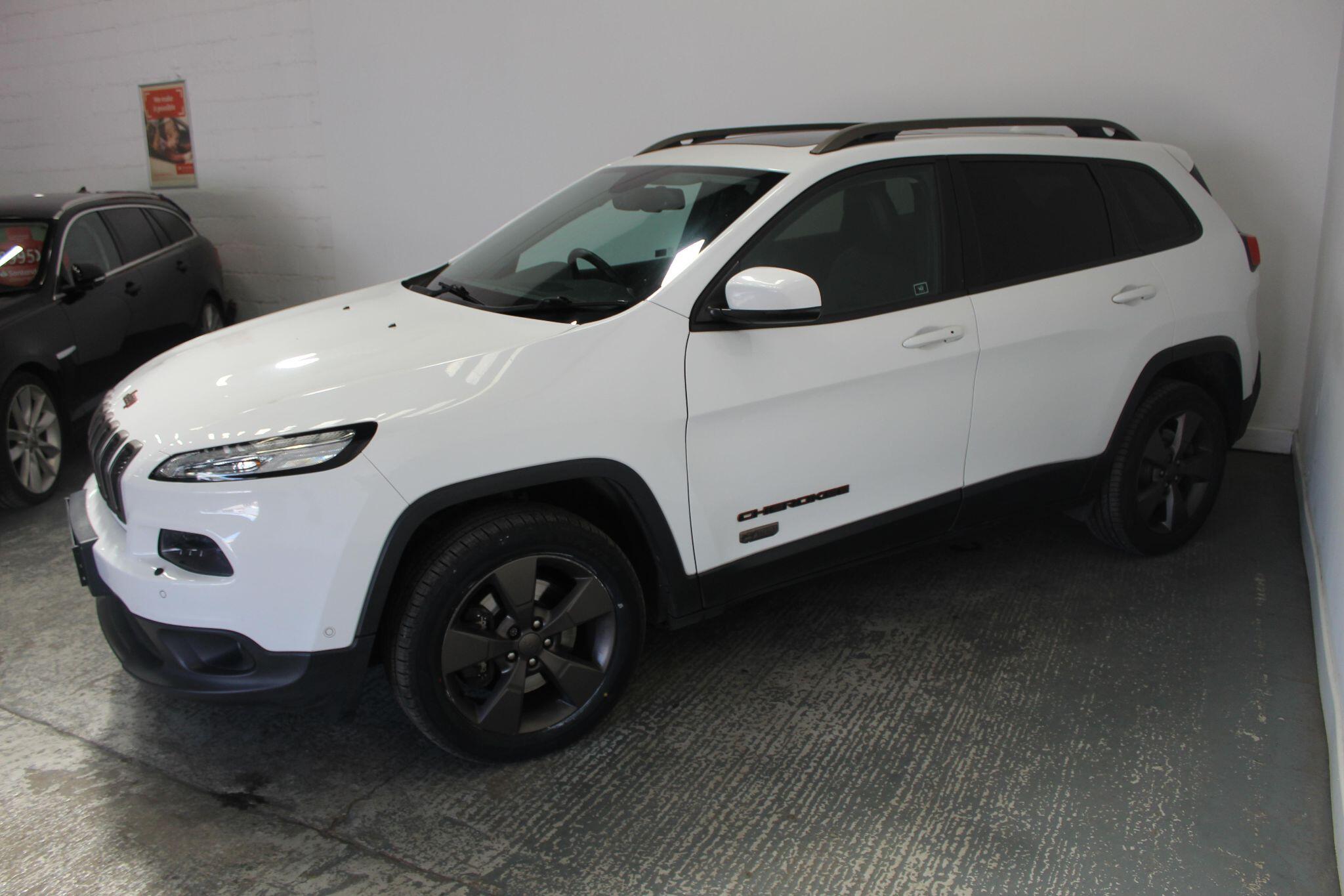 Jeep Cherokee view 5