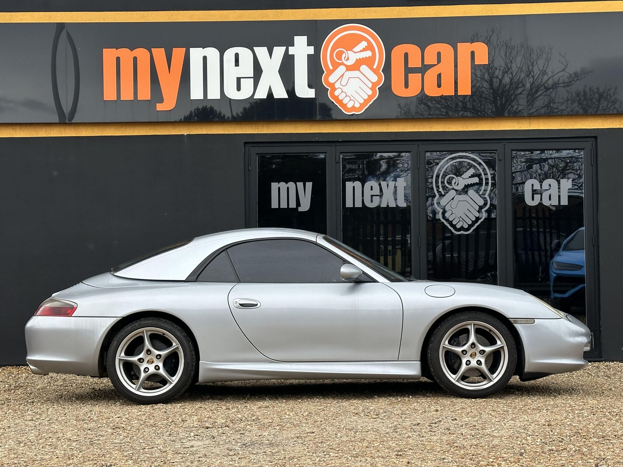 Porsche 911 view 10