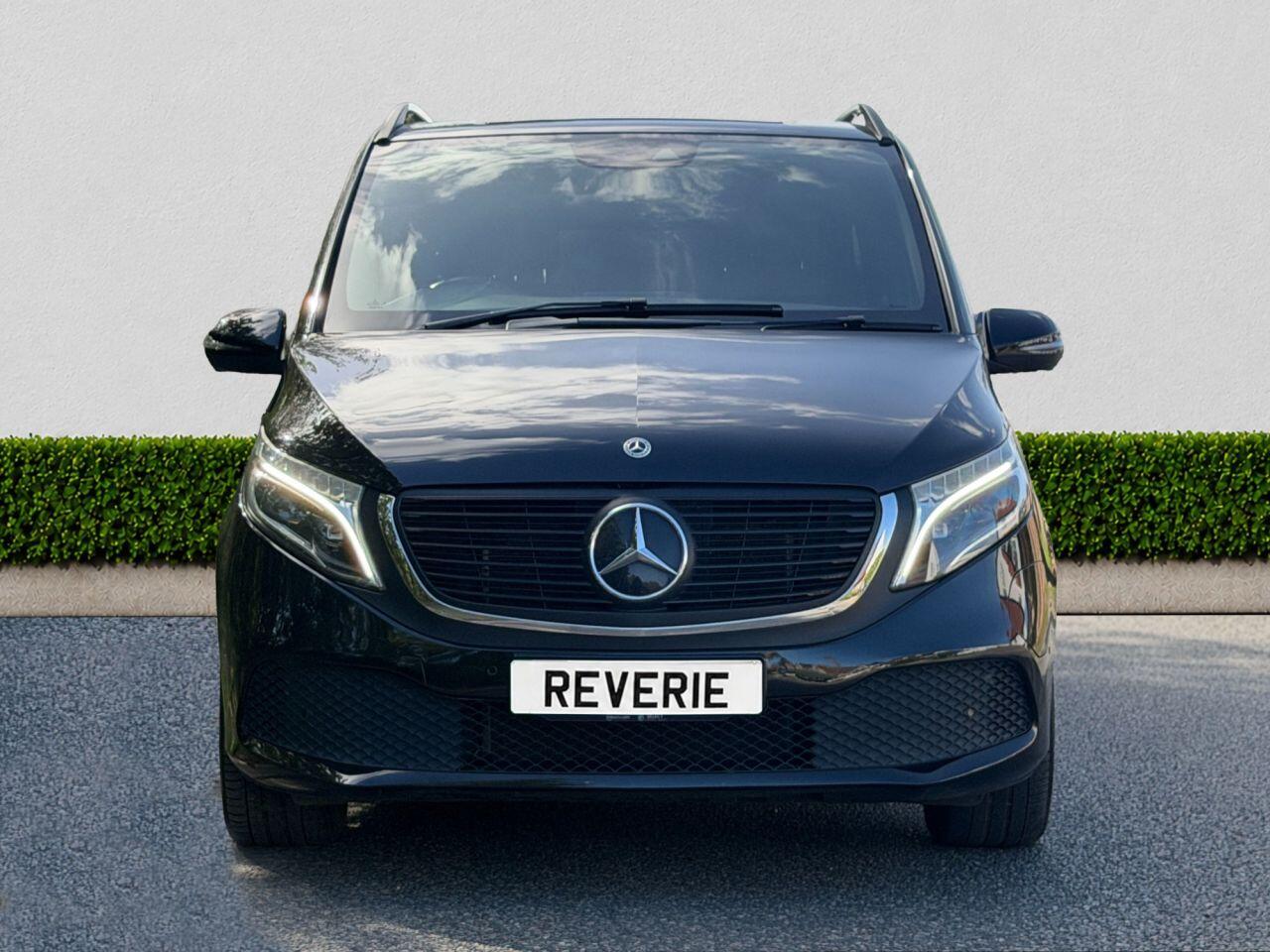 Mercedes-Benz EQV view 2
