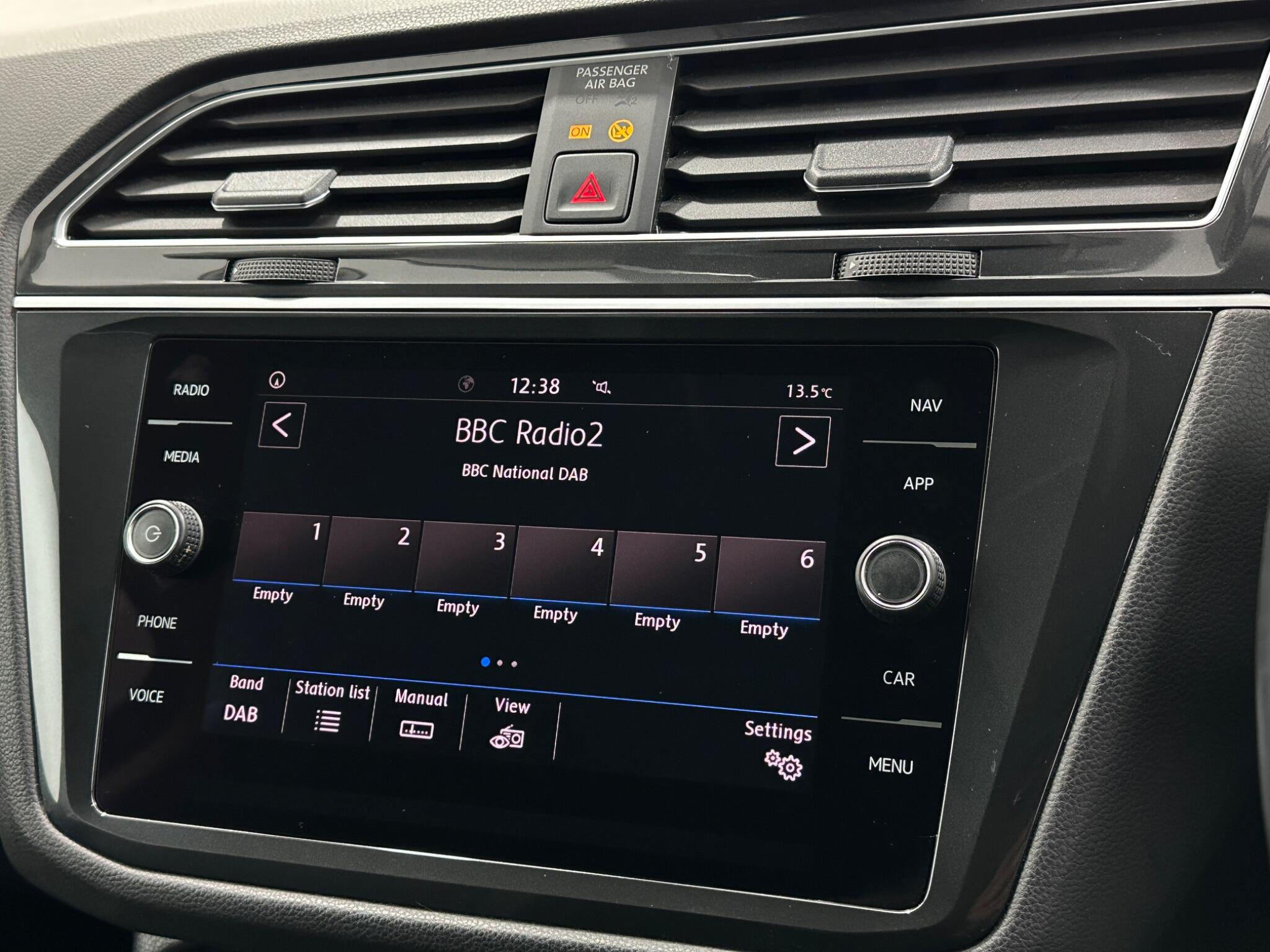 Volkswagen Tiguan view 26