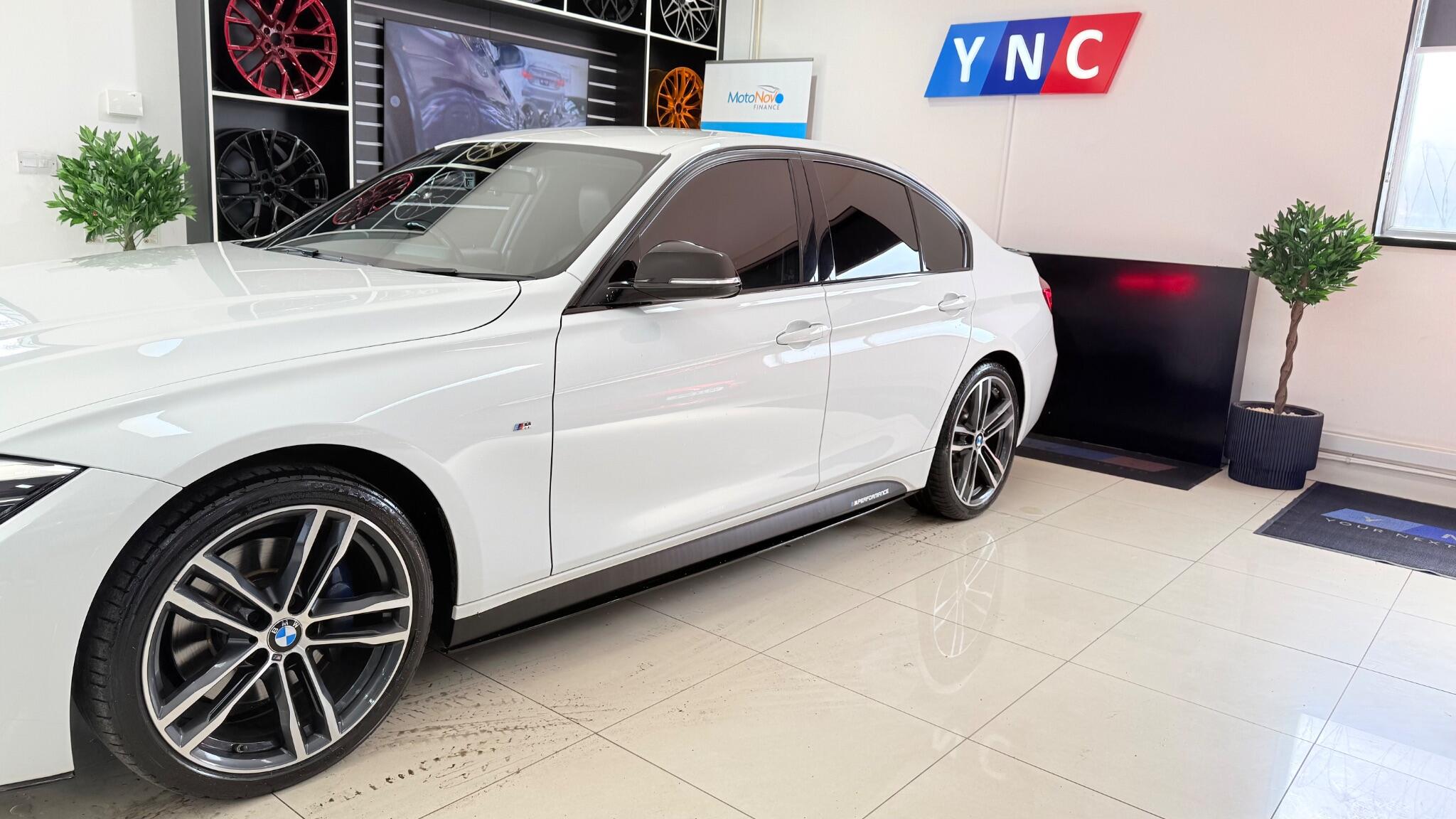 BMW 3 Series view 24