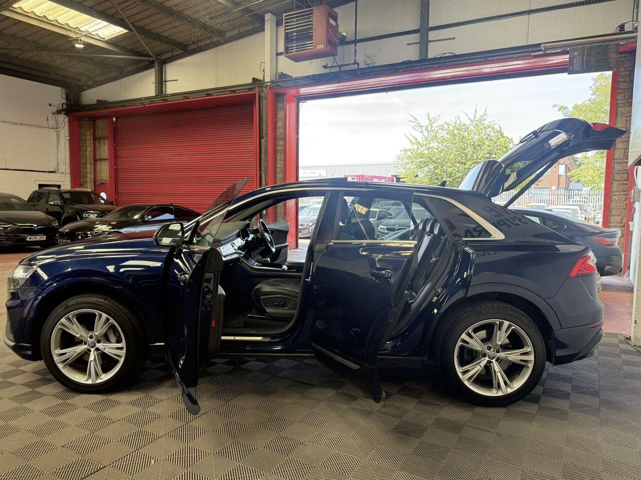 Audi Q8 view 13