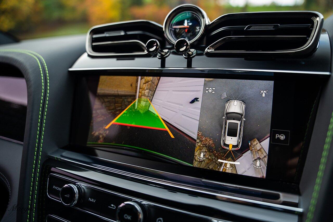Bentley Bentayga view 91