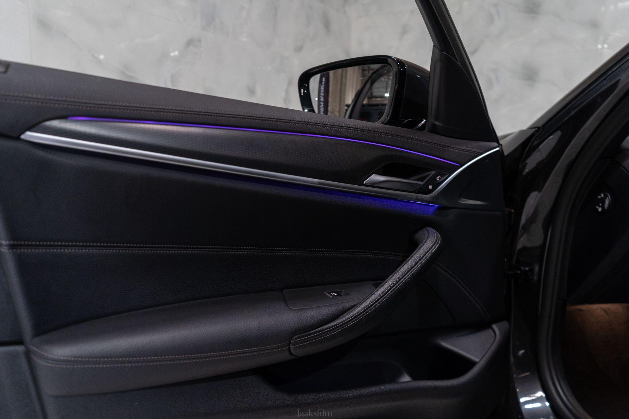 BMW 5 Series view 25
