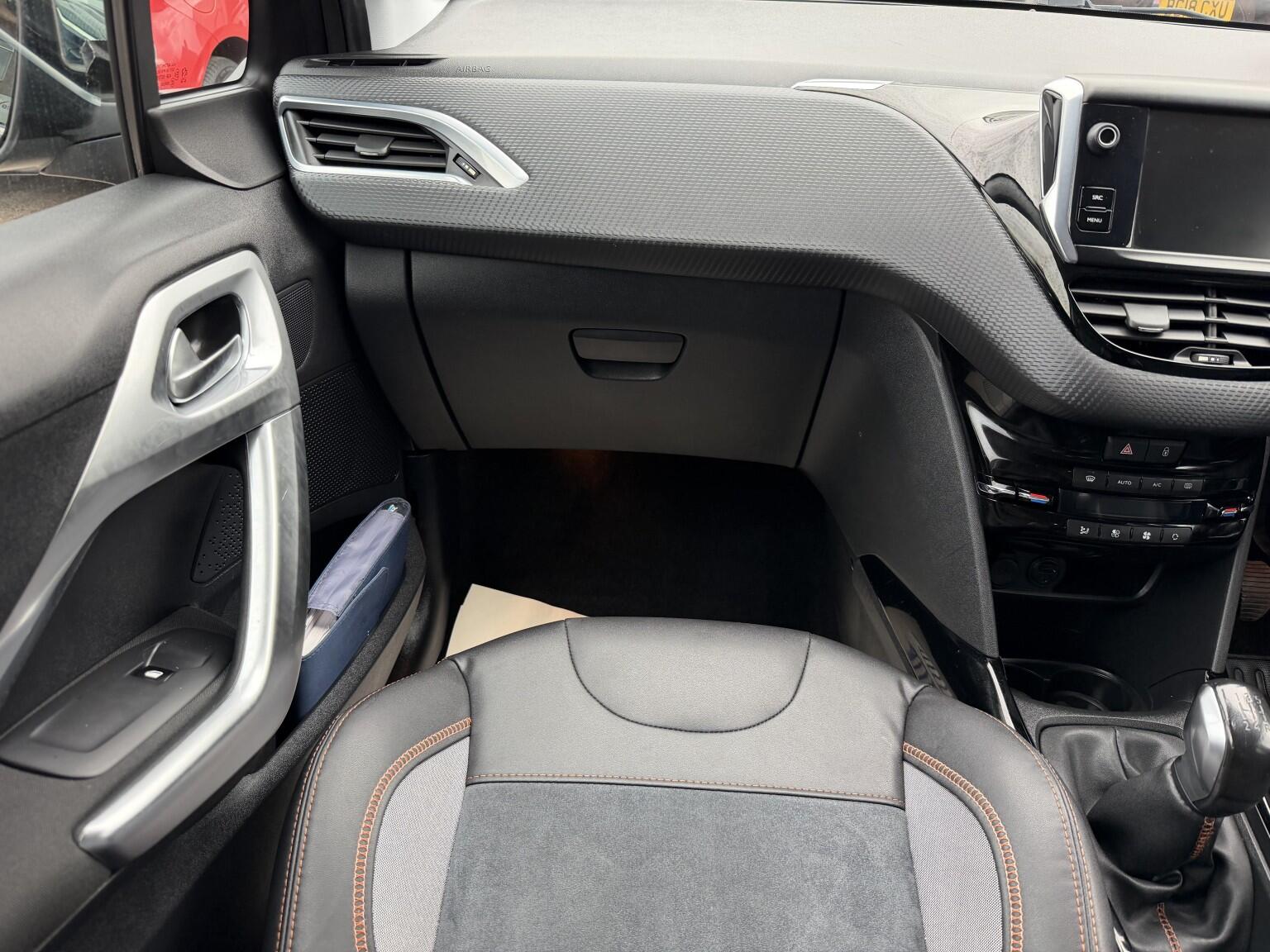 Peugeot 2008 view 20