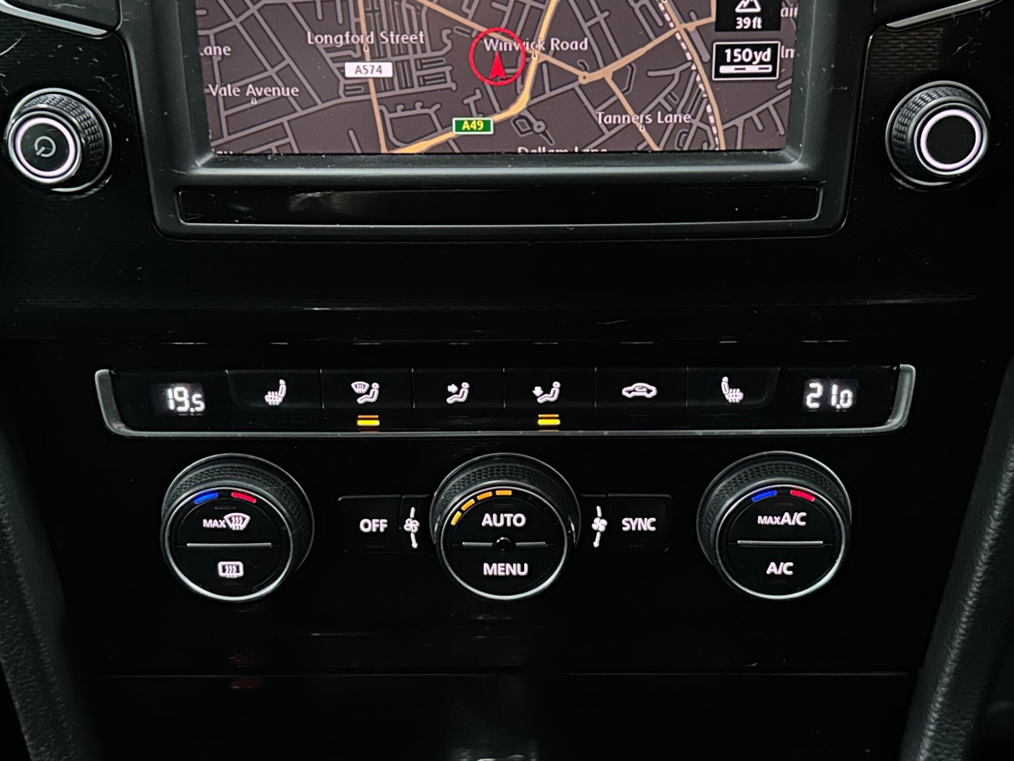 Volkswagen Golf view 27
