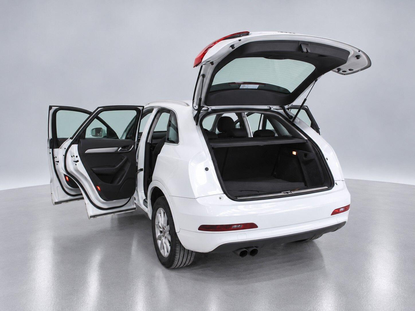 Audi Q3 view 22