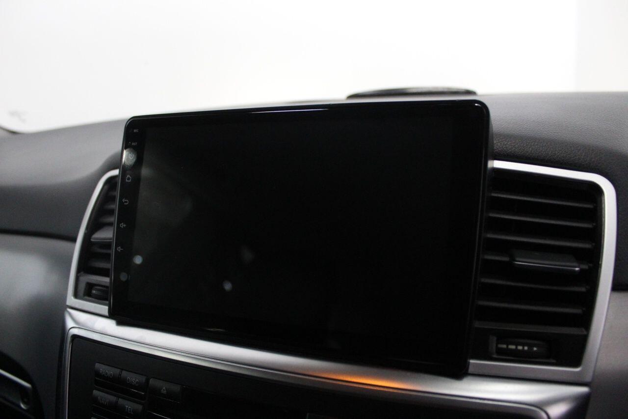 Mercedes-Benz M-Class view 40