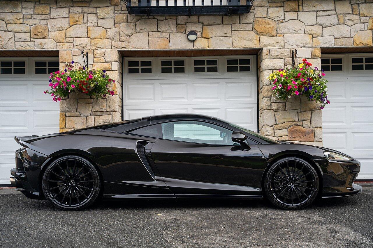 McLaren GT view 4