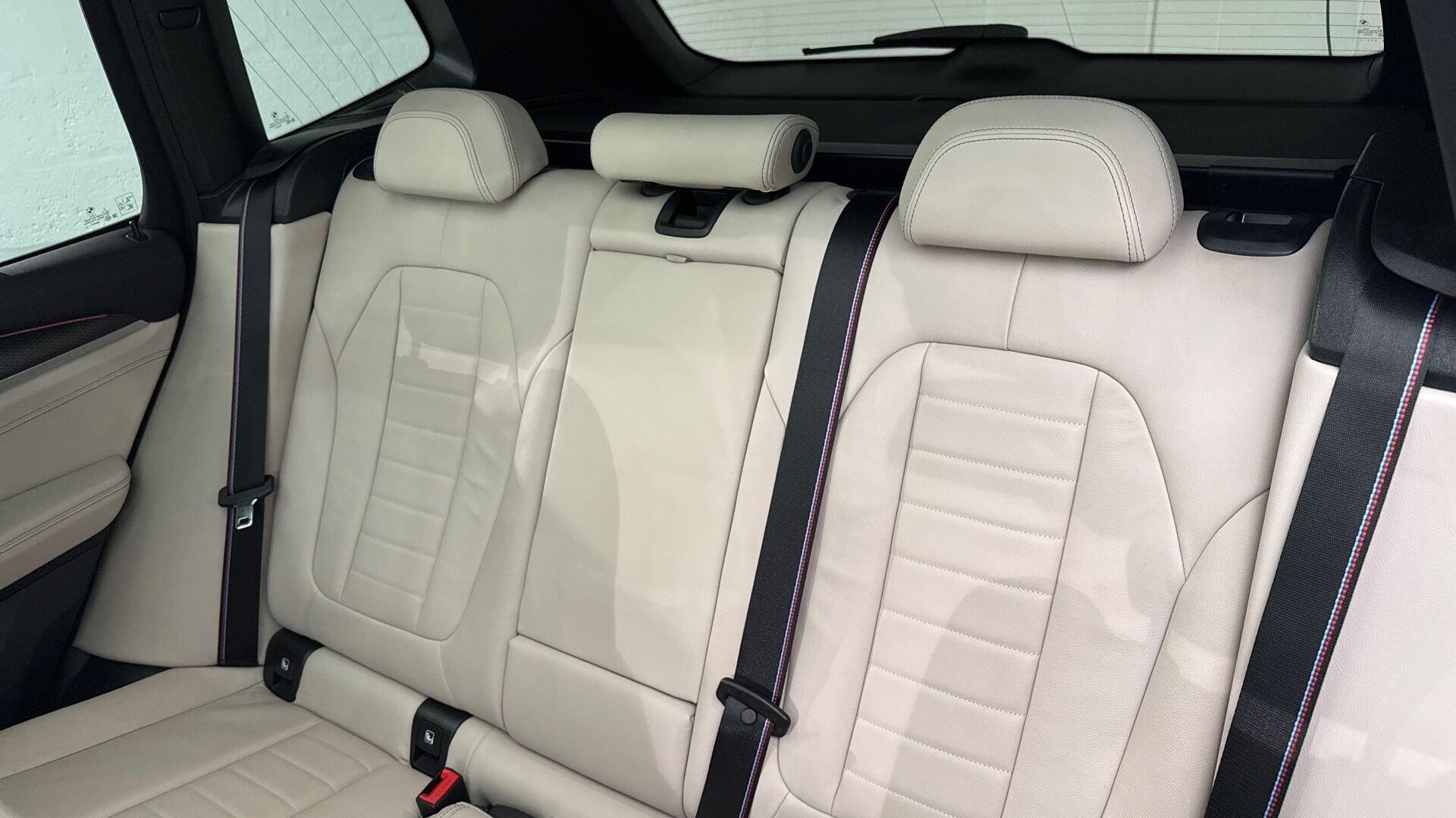BMW X3 view 12