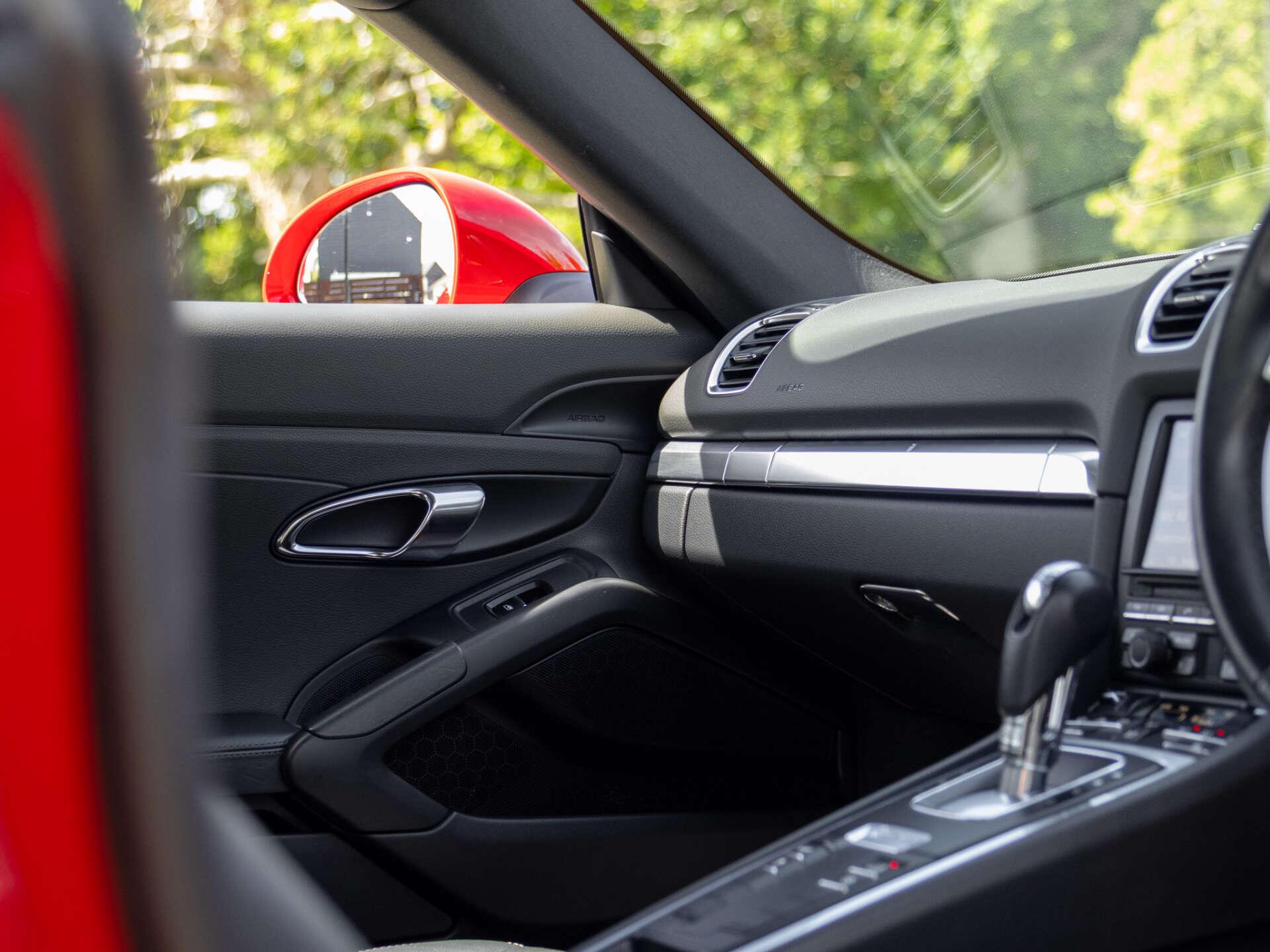 Porsche Cayman view 10