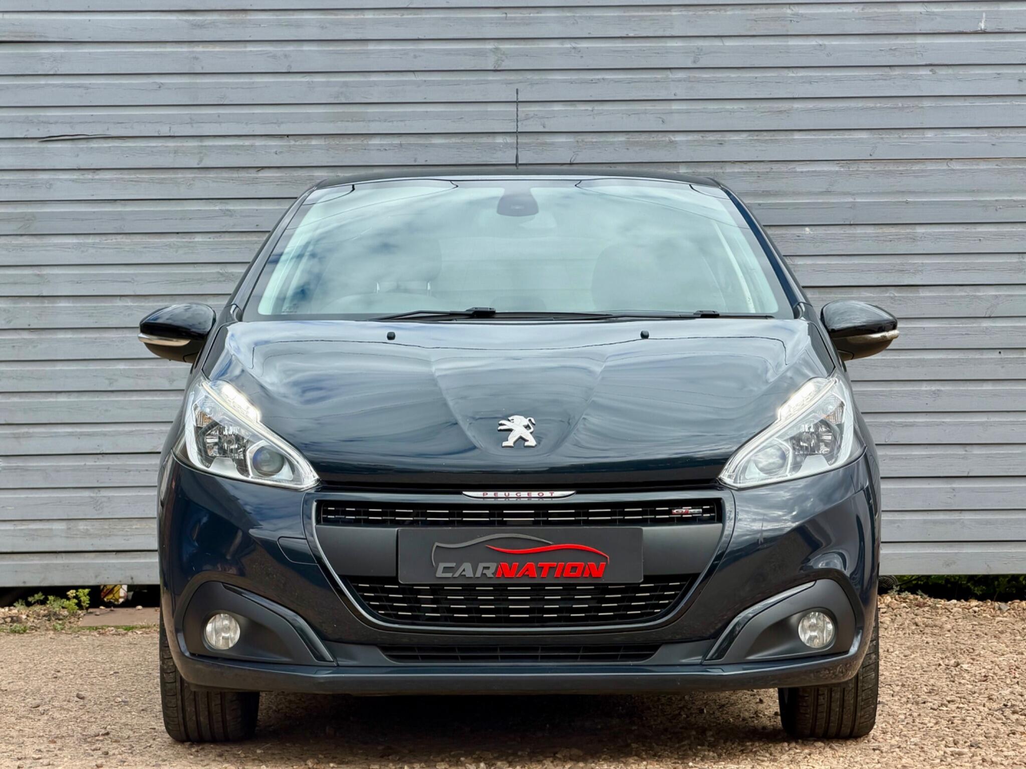 Peugeot 208 view 12