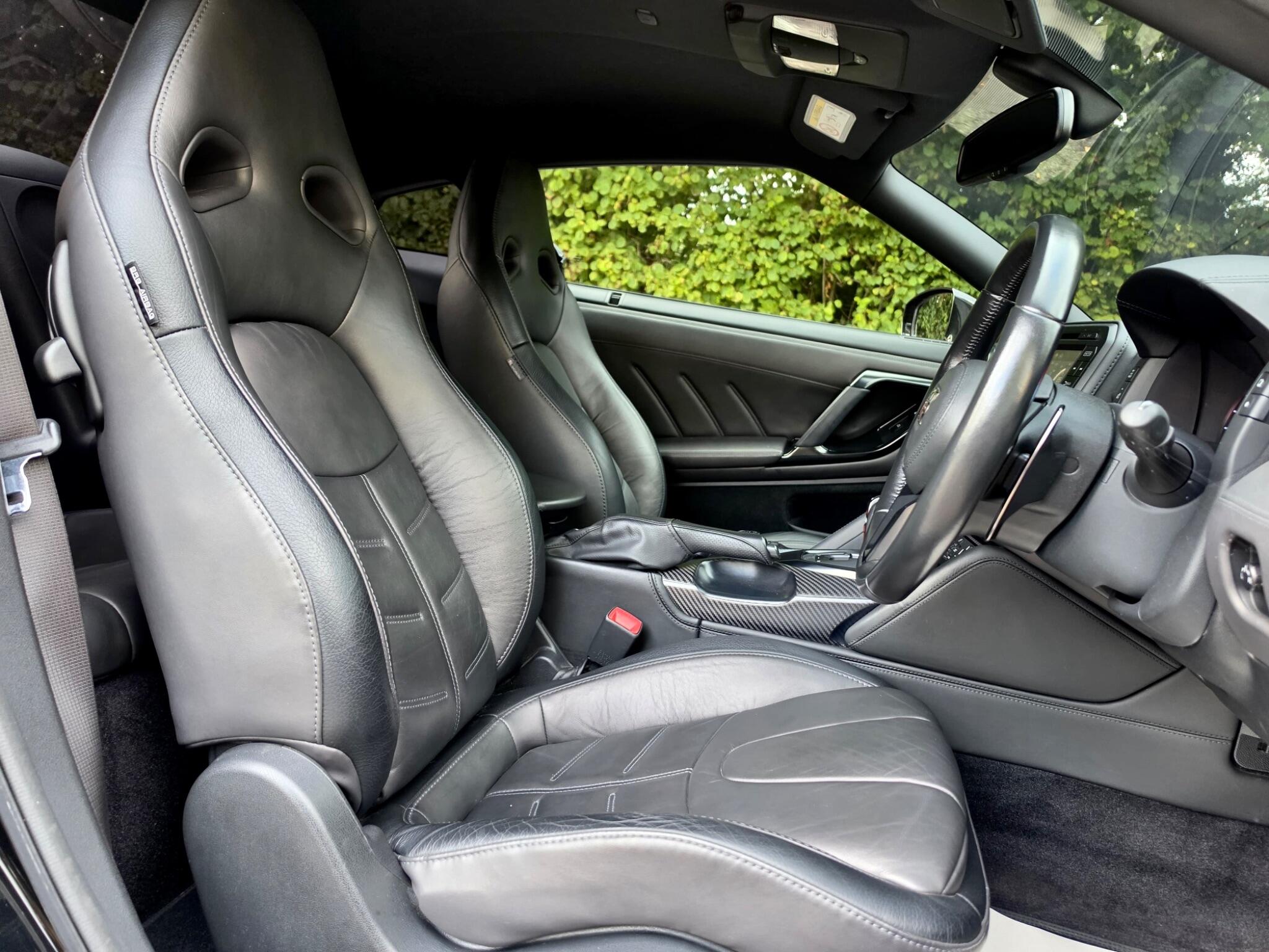 Nissan GT-R view 4