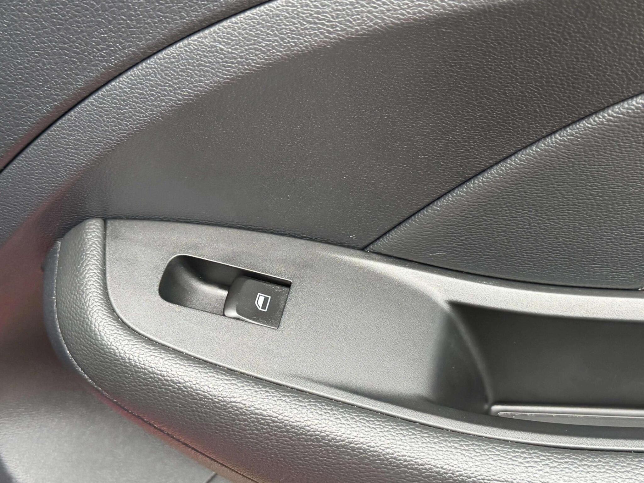 MG ZS view 44