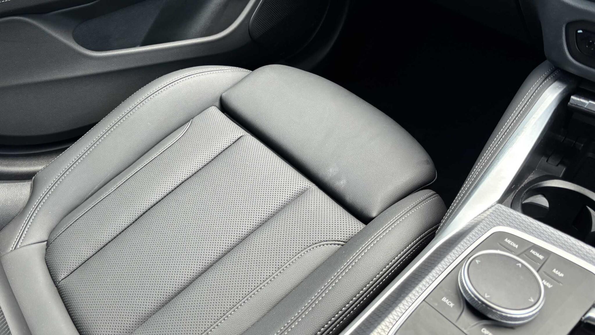 BMW i4 view 26