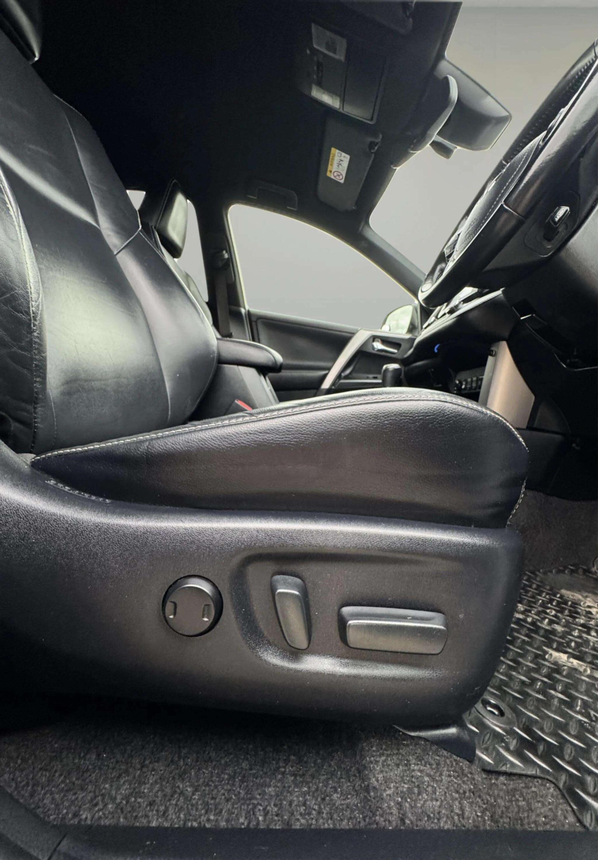 Toyota Rav4 view 31