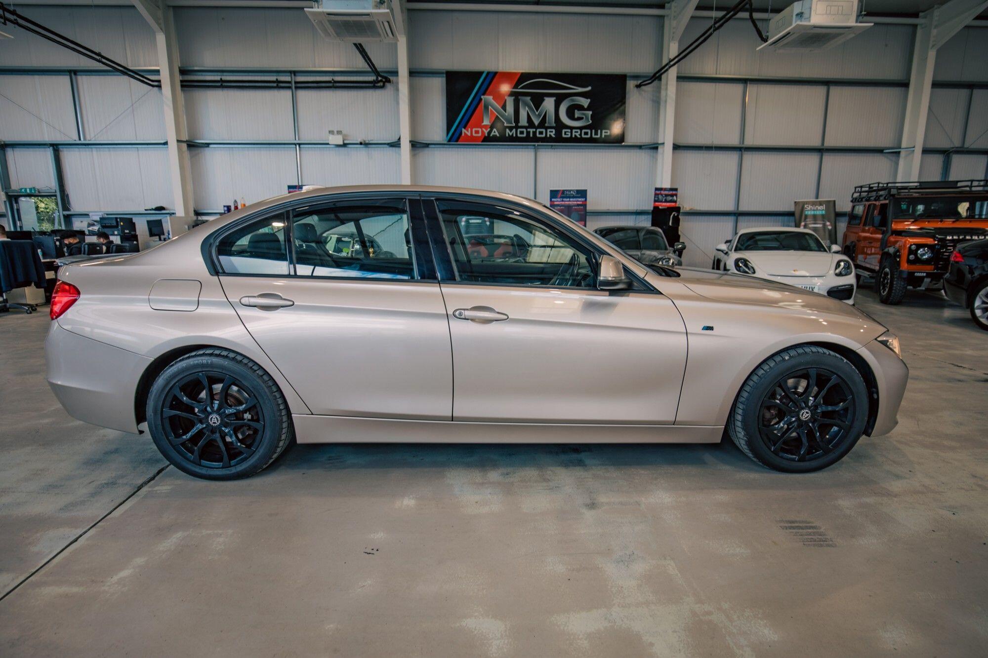 BMW 3 Series view 20