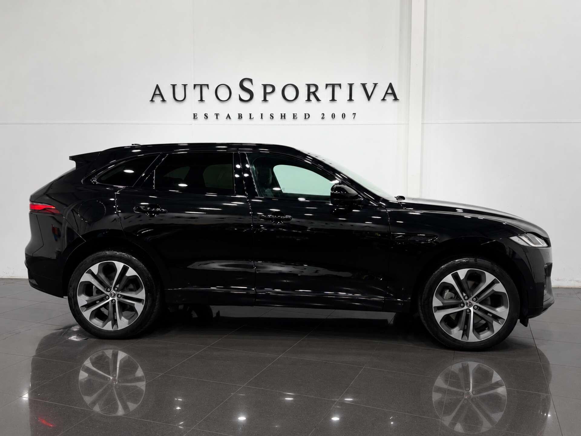Jaguar F-Pace view 3