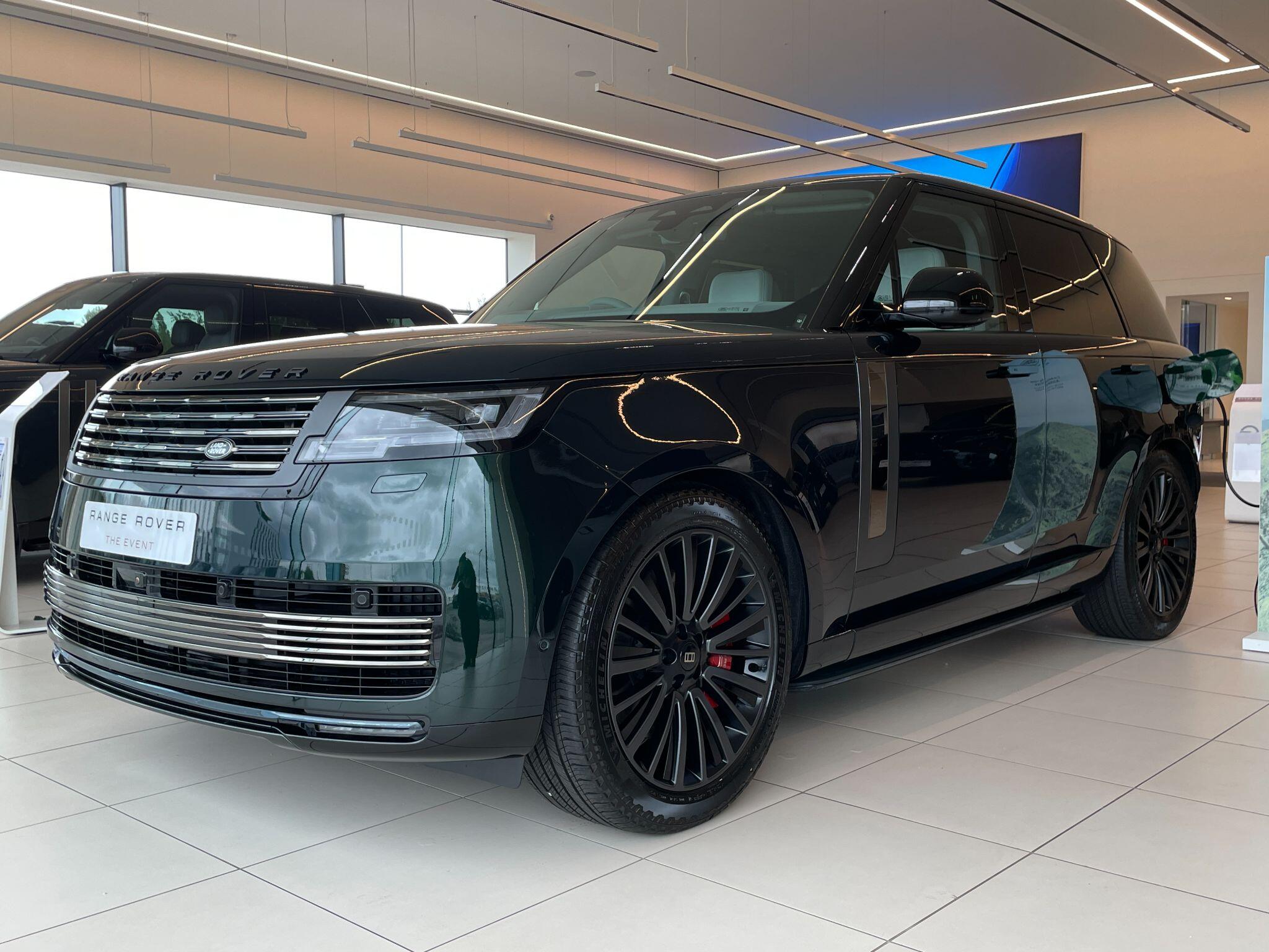Land Rover Range Rover view 6