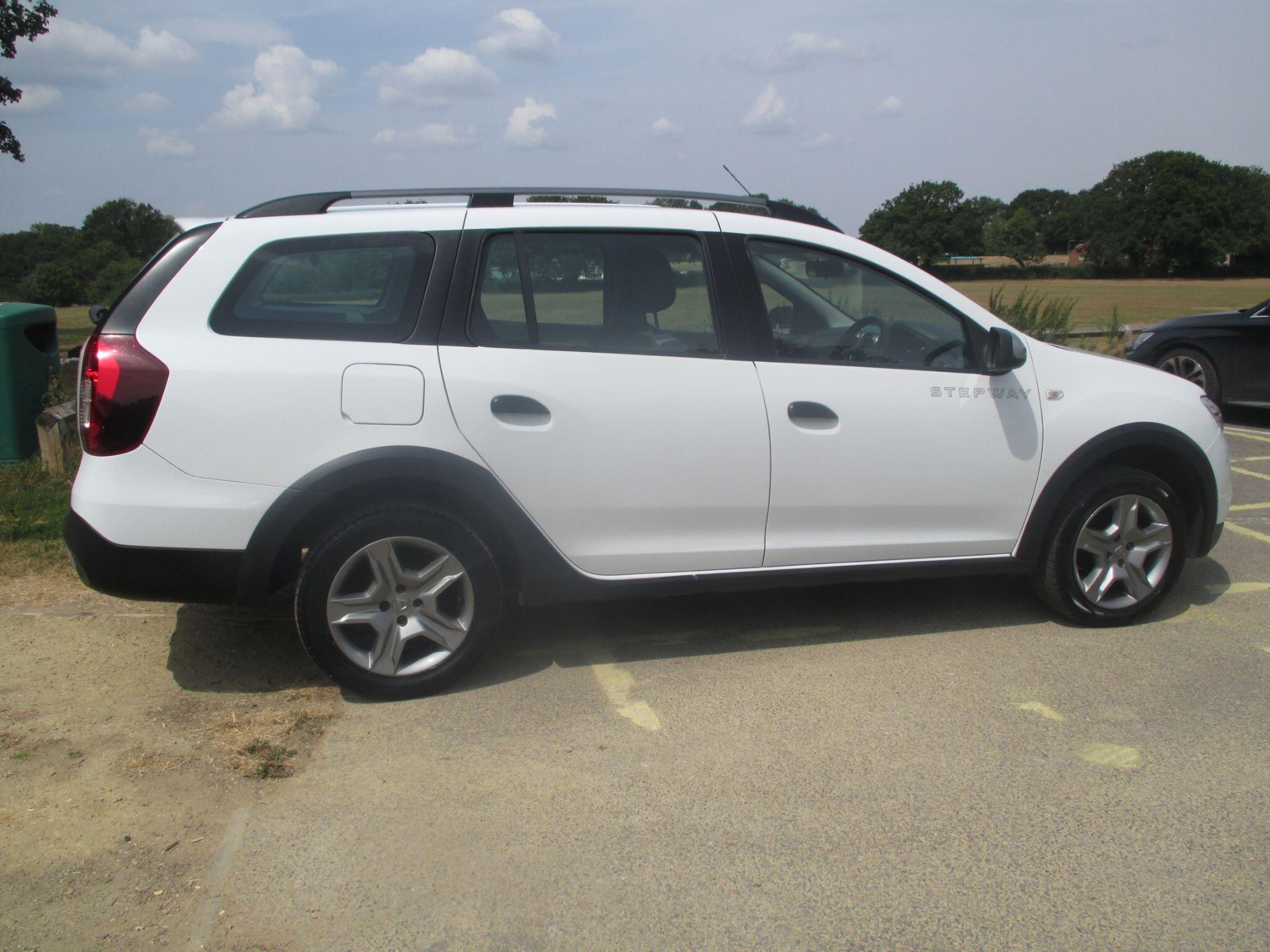 Dacia Logan MCV Stepway view 8
