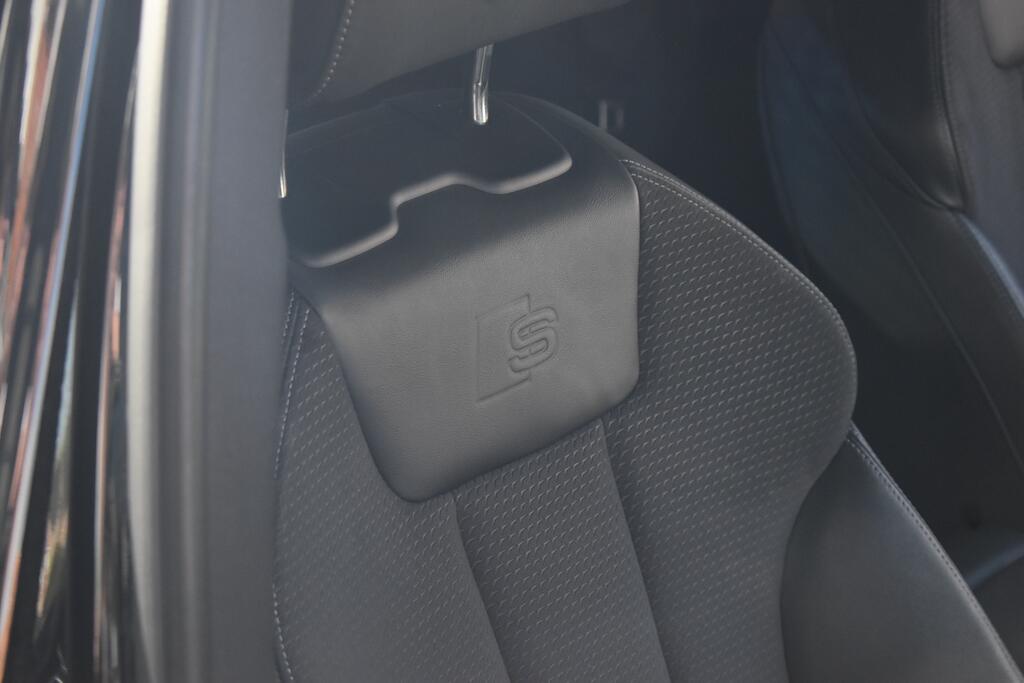 Audi A4 view 28