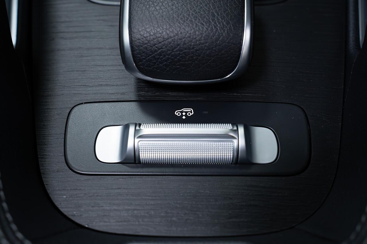 Mercedes-Benz GLS view 32