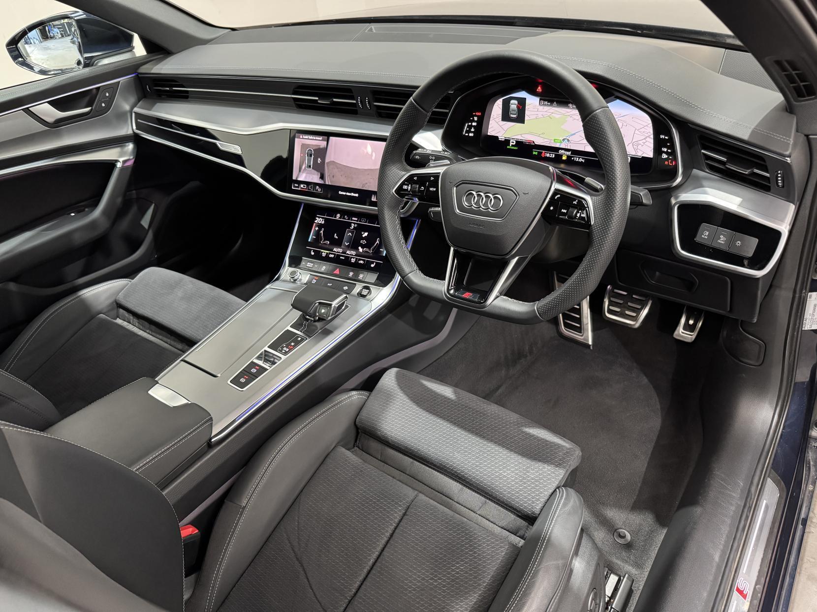 Audi A6 Saloon view 17