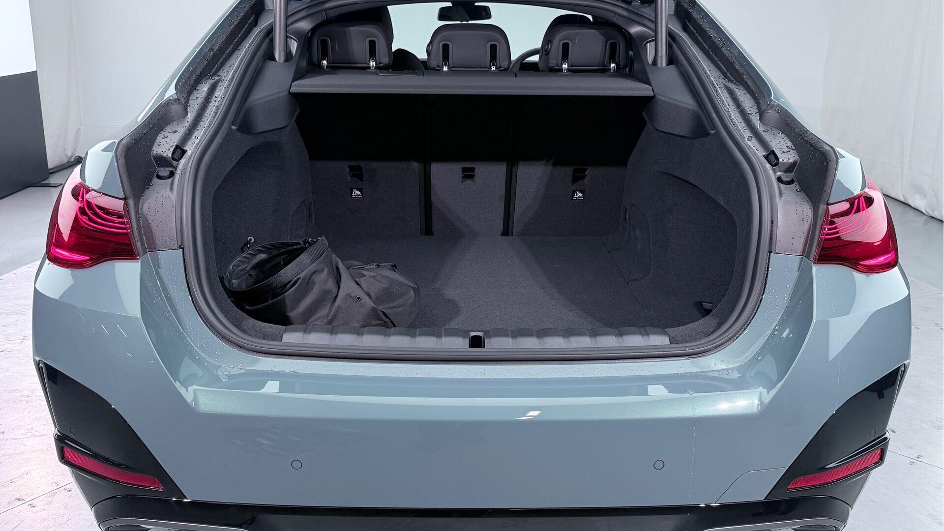 BMW i4 view 13