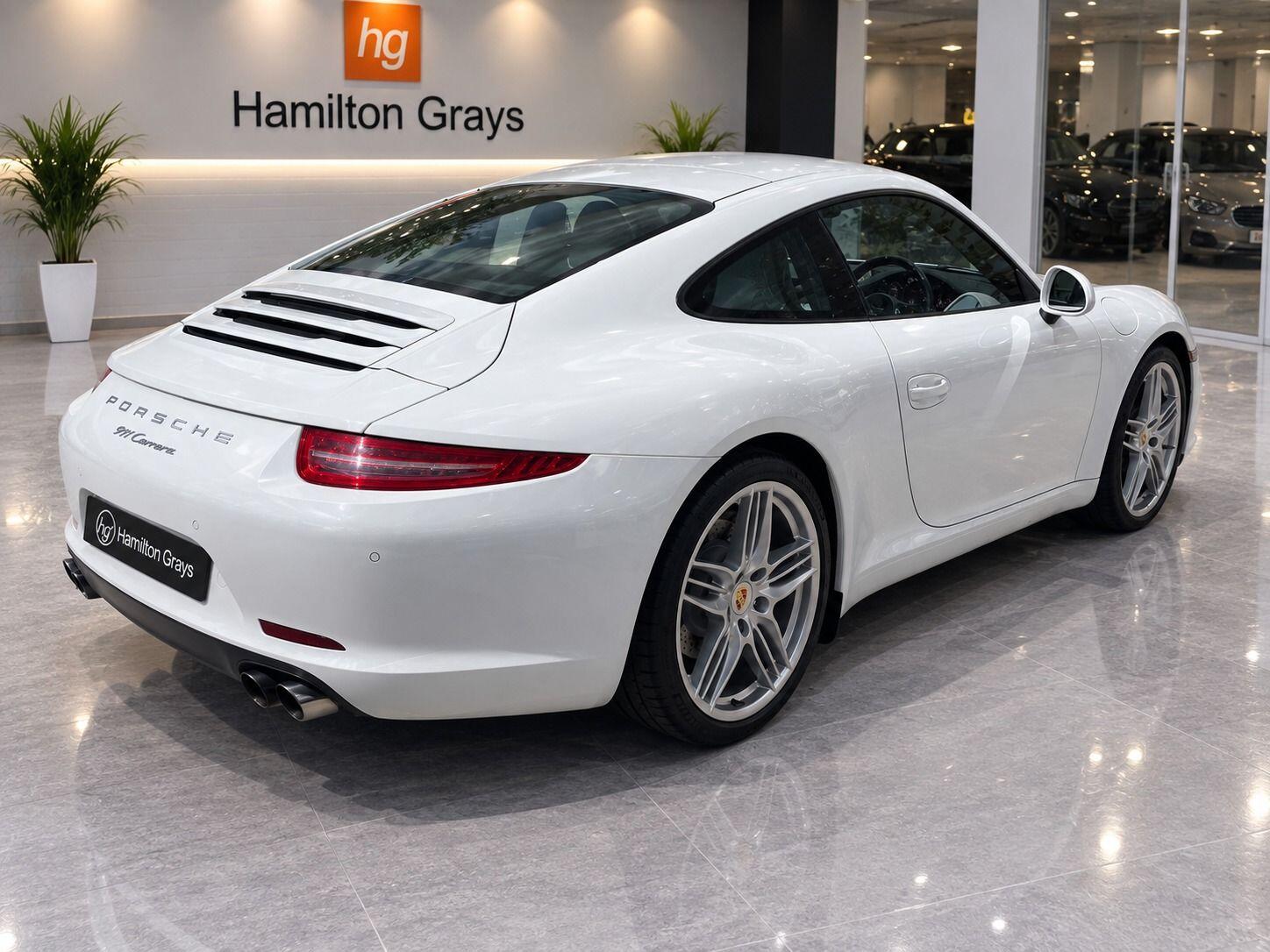 Porsche 911 view 17